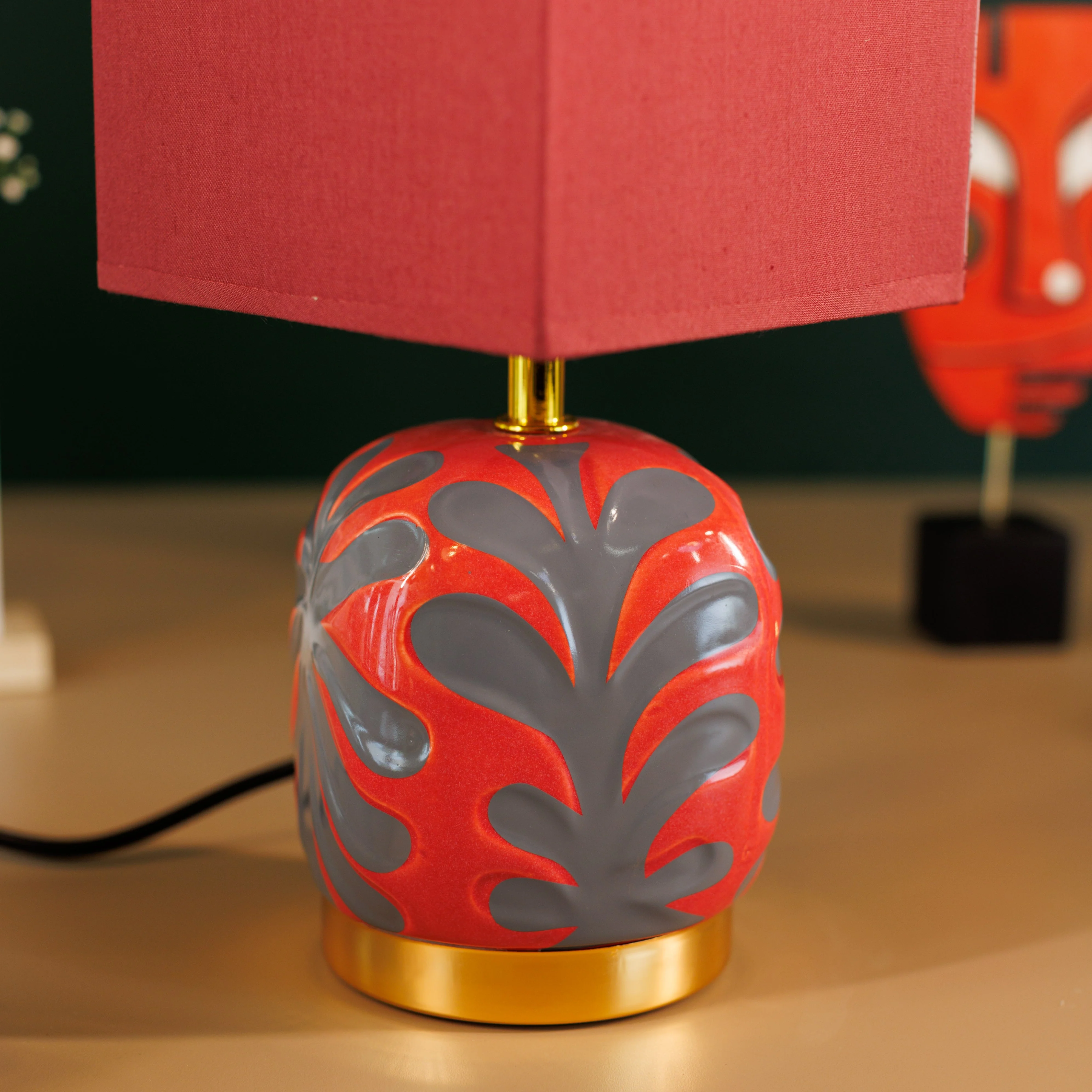 Nordic Simple Ceramic Vase Table Lamp- Red - Image 6
