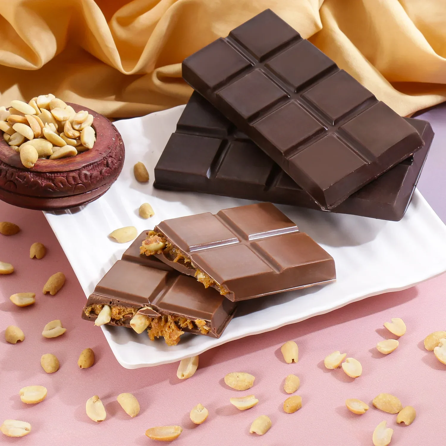 Nutty Peanut Praline Chocolate Bar - Image 2