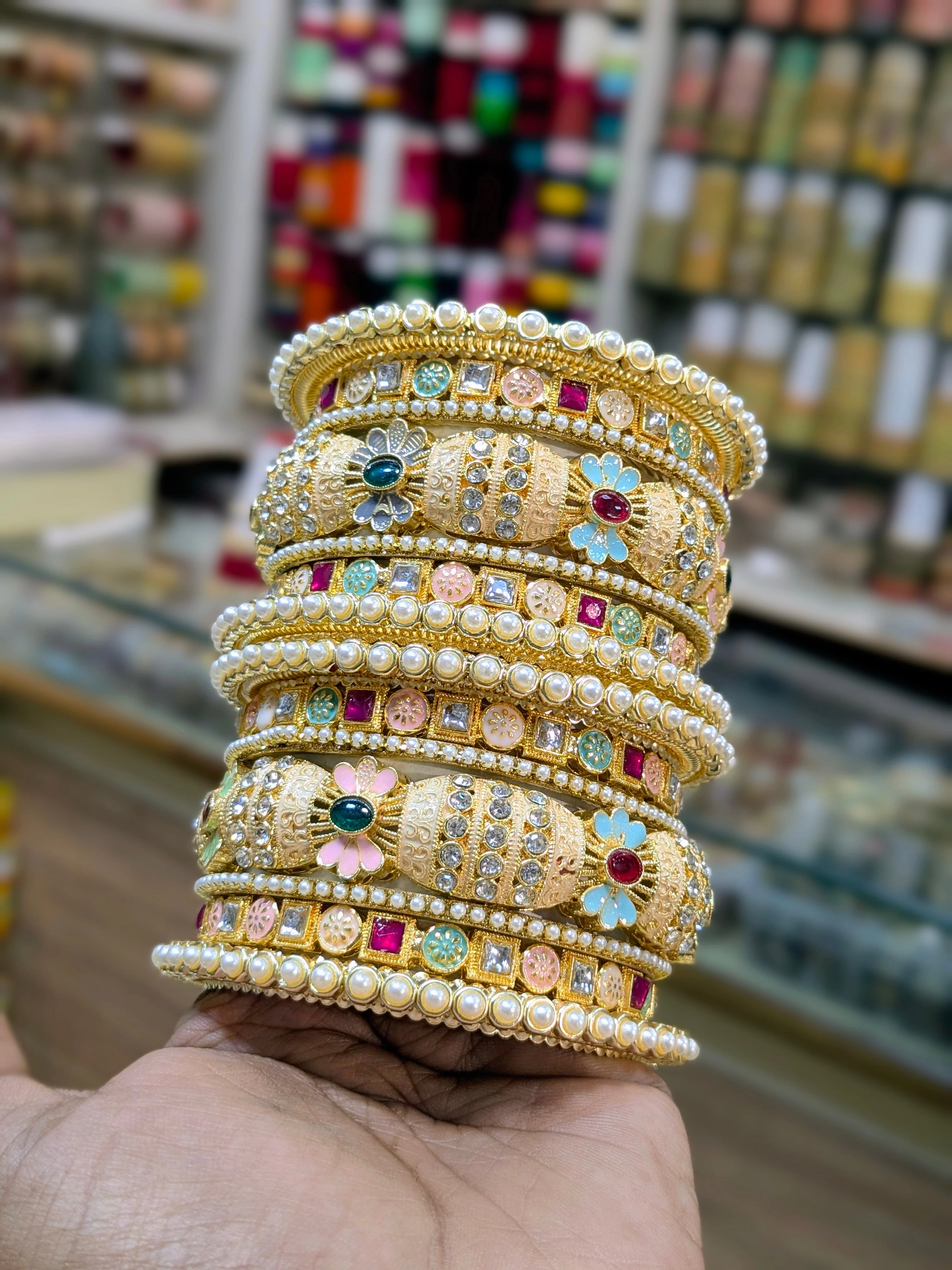 OFF WHITE MULTY BANGLES SET - Image 3