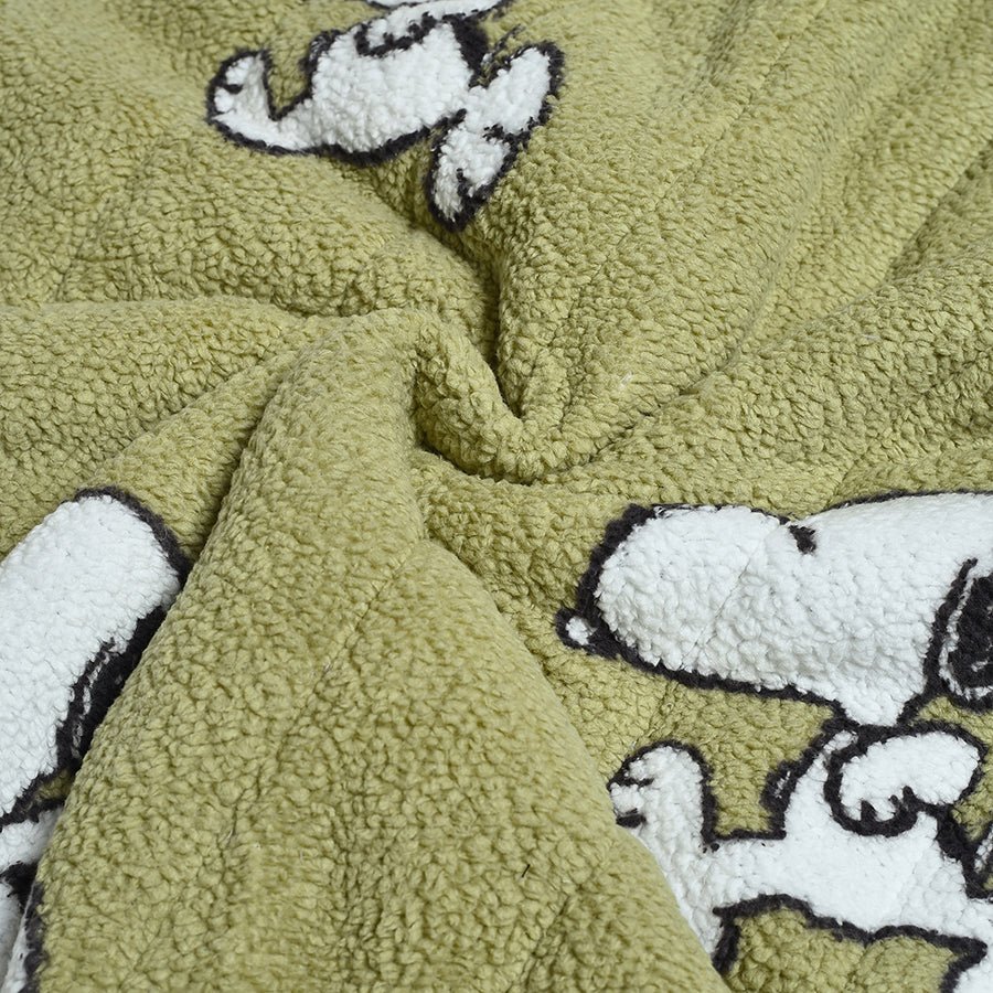 Peanuts™ Knitted Nap Quilt - Image 6