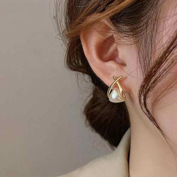 Pearl Radiance Golden Earring - Image 5
