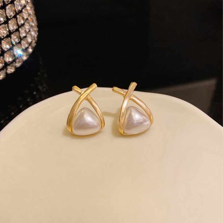 Pearl Radiance Golden Earring - Image 7