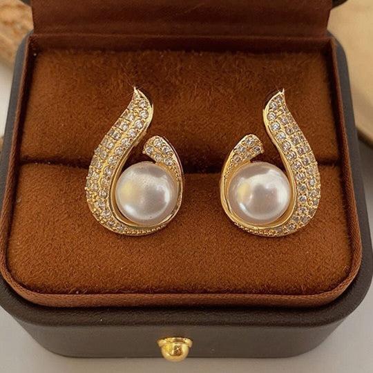 Pearl White Stud Earring - Image 4