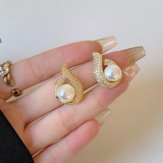 Pearl White Stud Earring - Image 5