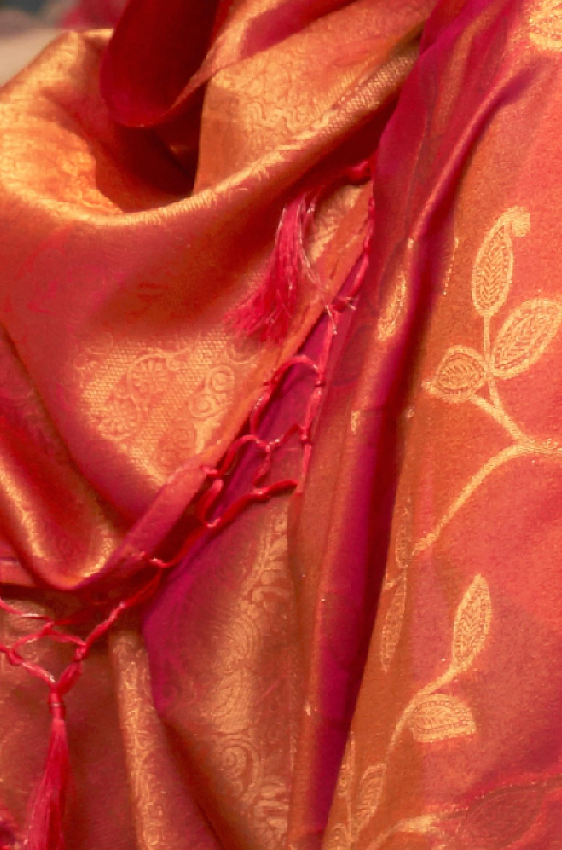Pink Woven Silk Saree - Image 2