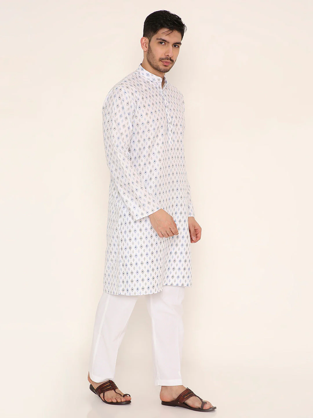 Poly Viscose Regular Fit Traditional Print Design Kurta Pyjama Set in White - Image 4