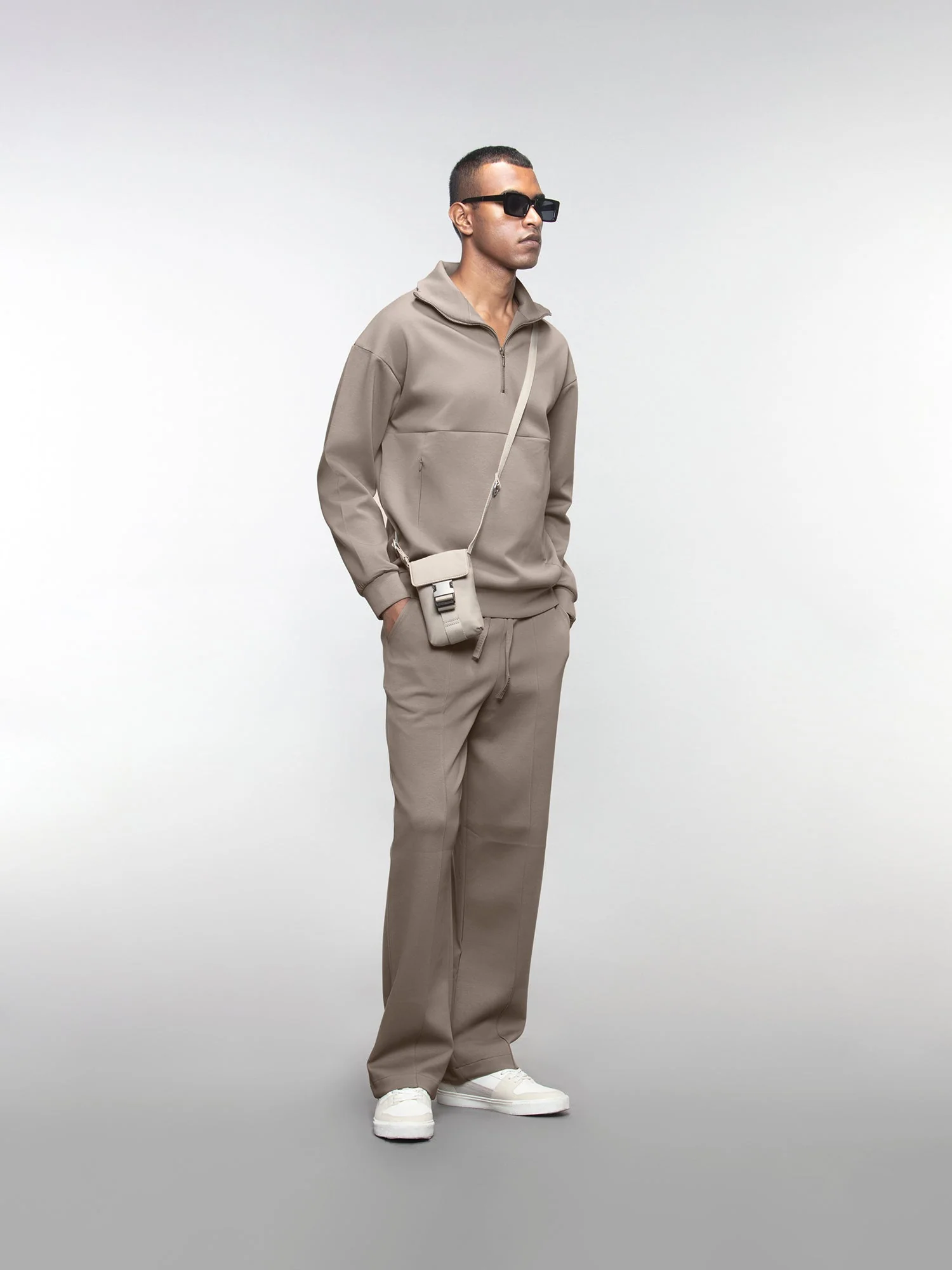 Quarter-zip sweatshirt - Image 10