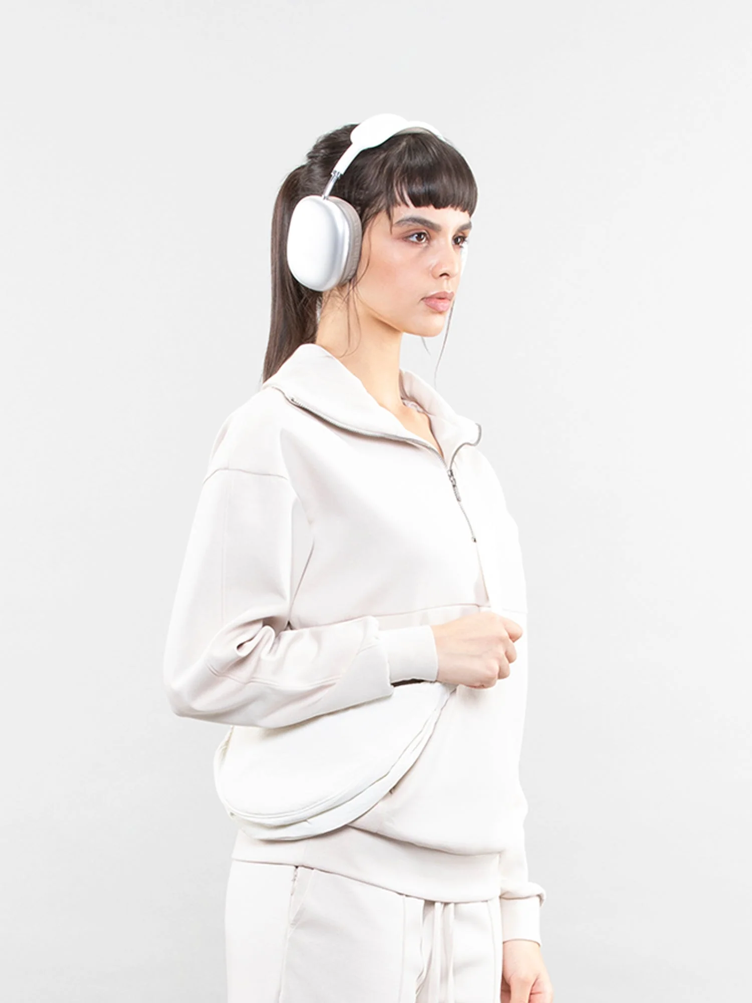 Quarter-zip sweatshirt - Image 12