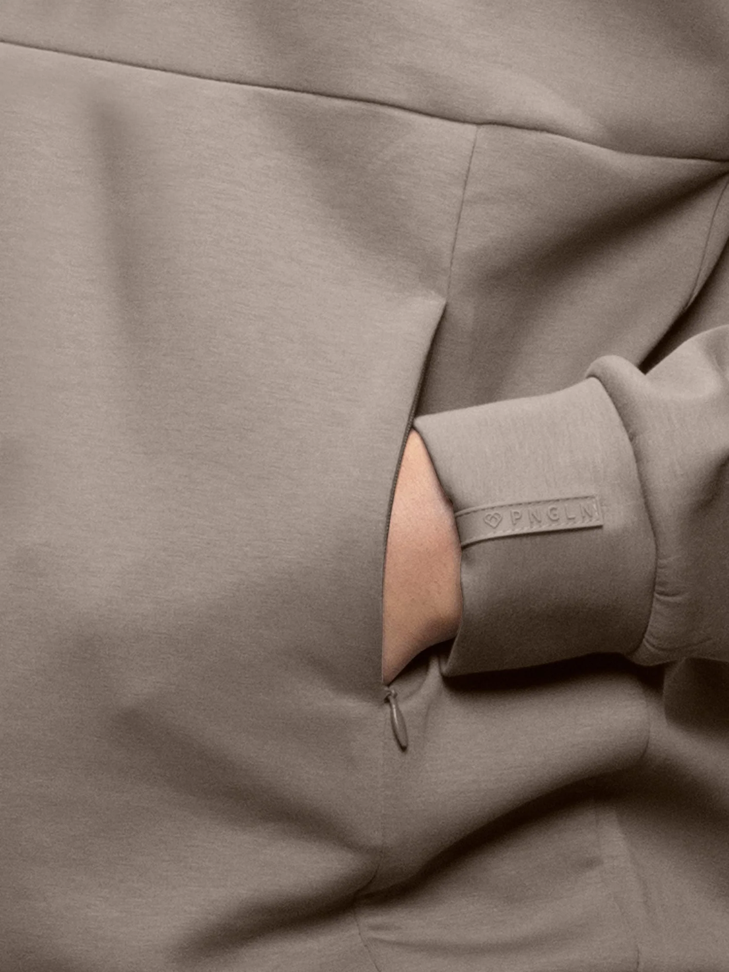Quarter-zip sweatshirt - Image 9
