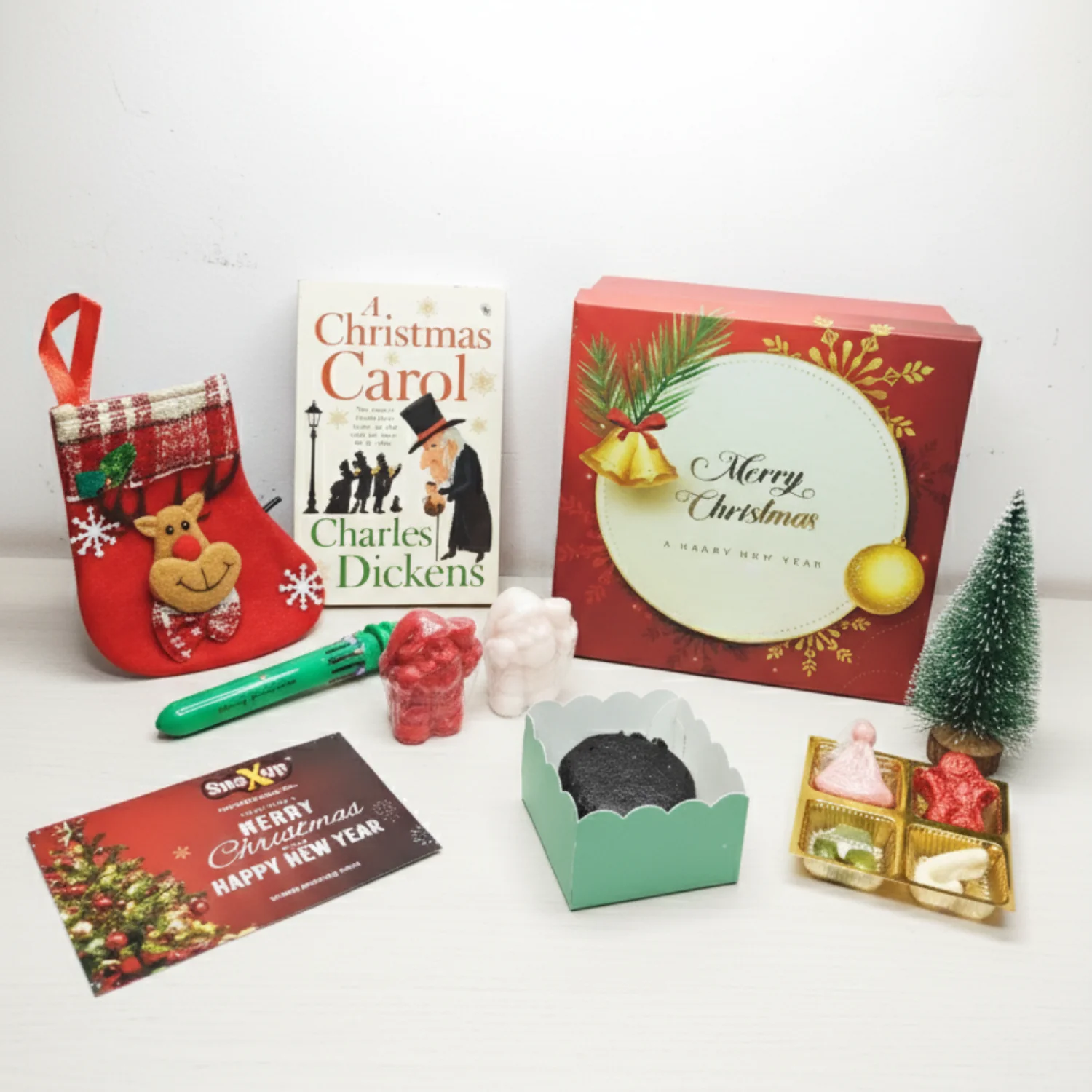 Red Christmas Box - Image 4