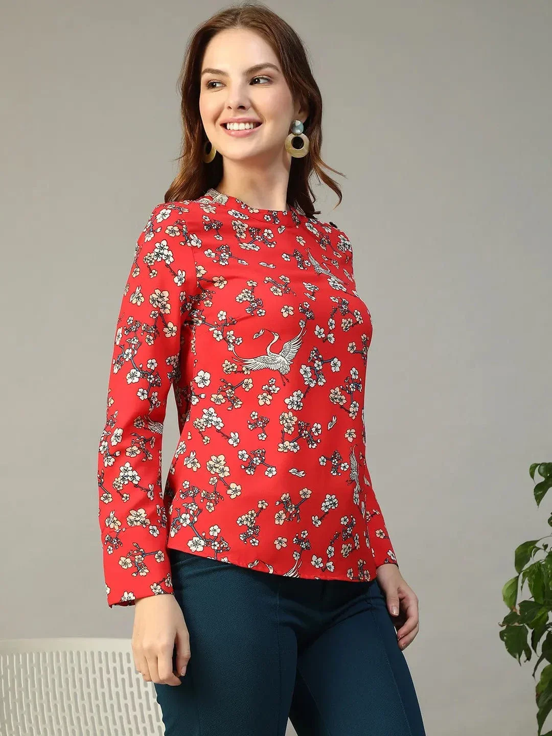 Red Floral Women Top - Long Sleeve Round Neck Printed Blouse For Casual Wear - Image 4