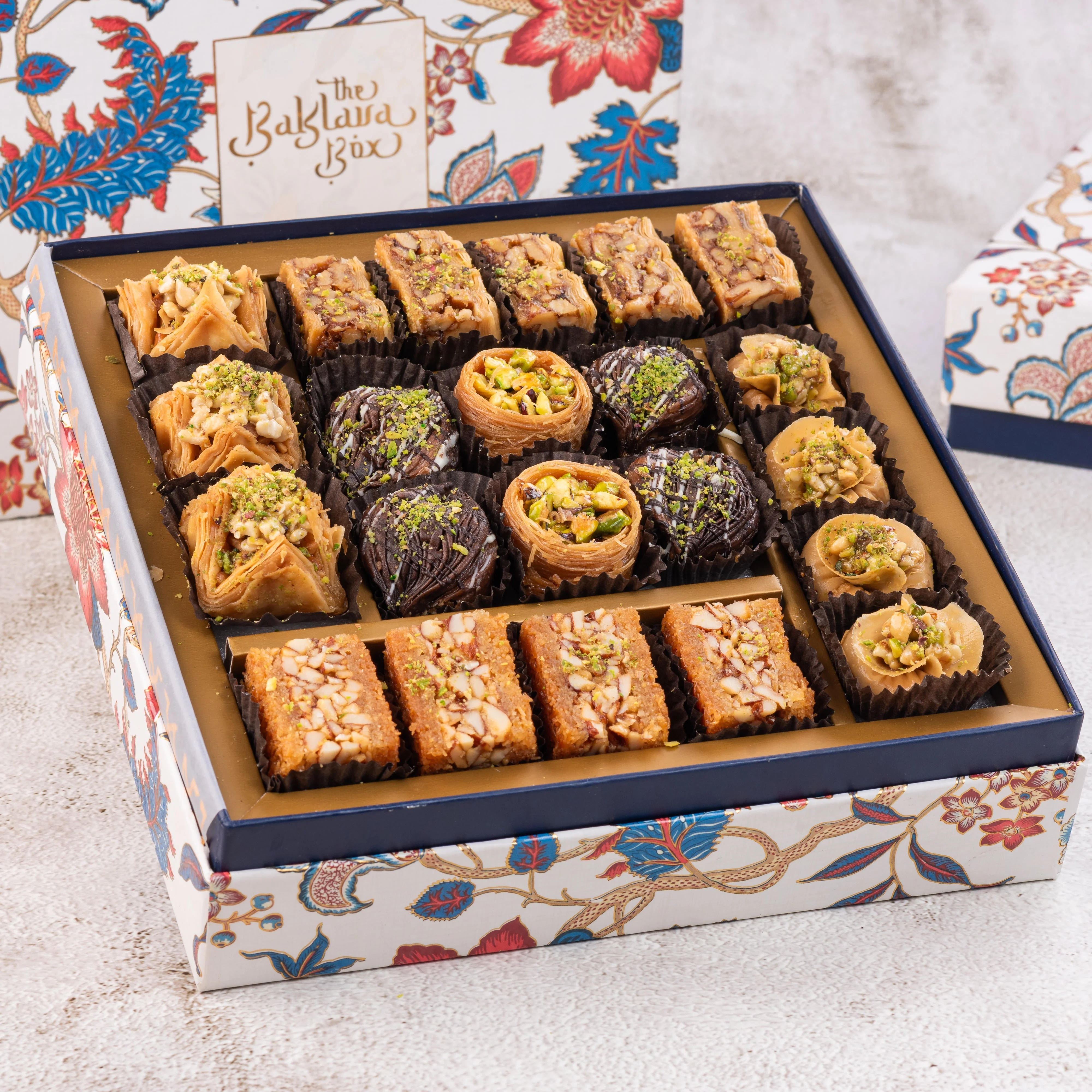 Regalia Gift Box - Assorted Baklava - Image 5