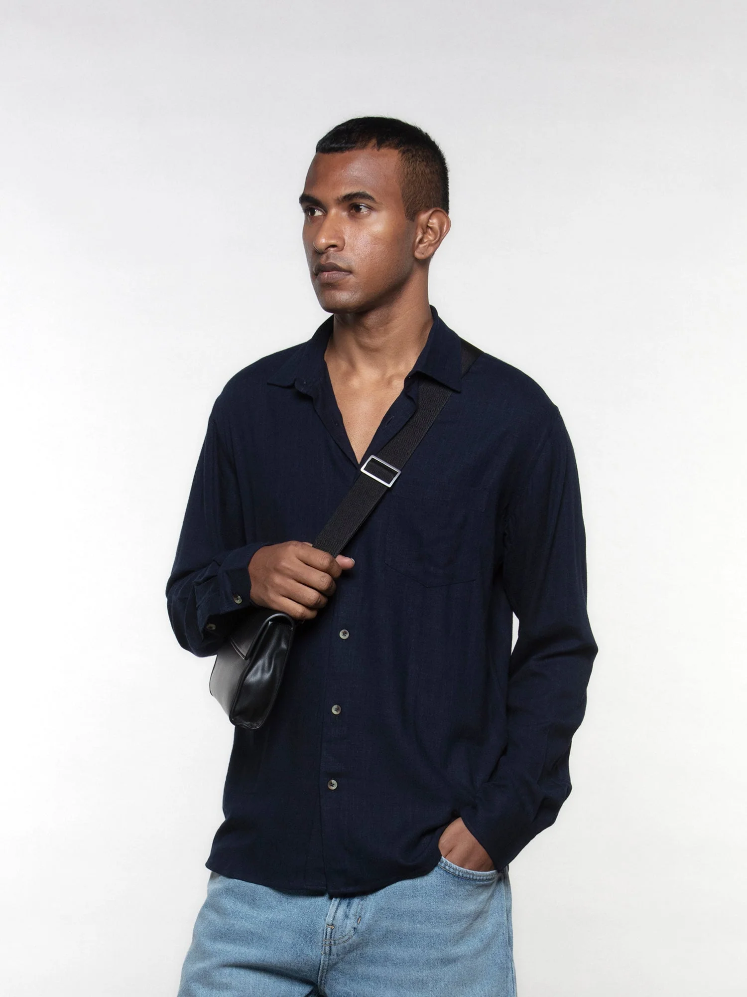 Relaxed linen shirt - Image 9