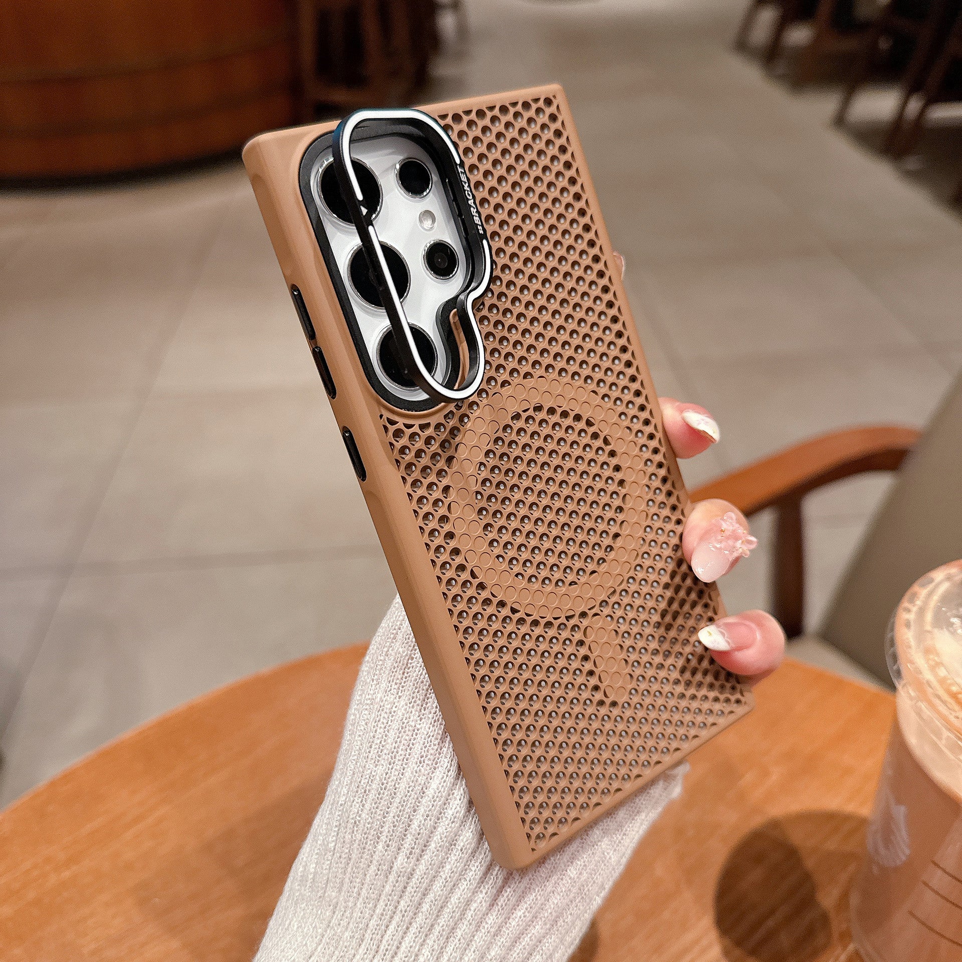 Samsung Ultra Series Honeycomb Mesh Cooling Suitable Magnetic Phone Case Skin Feel Mesh - Image 5