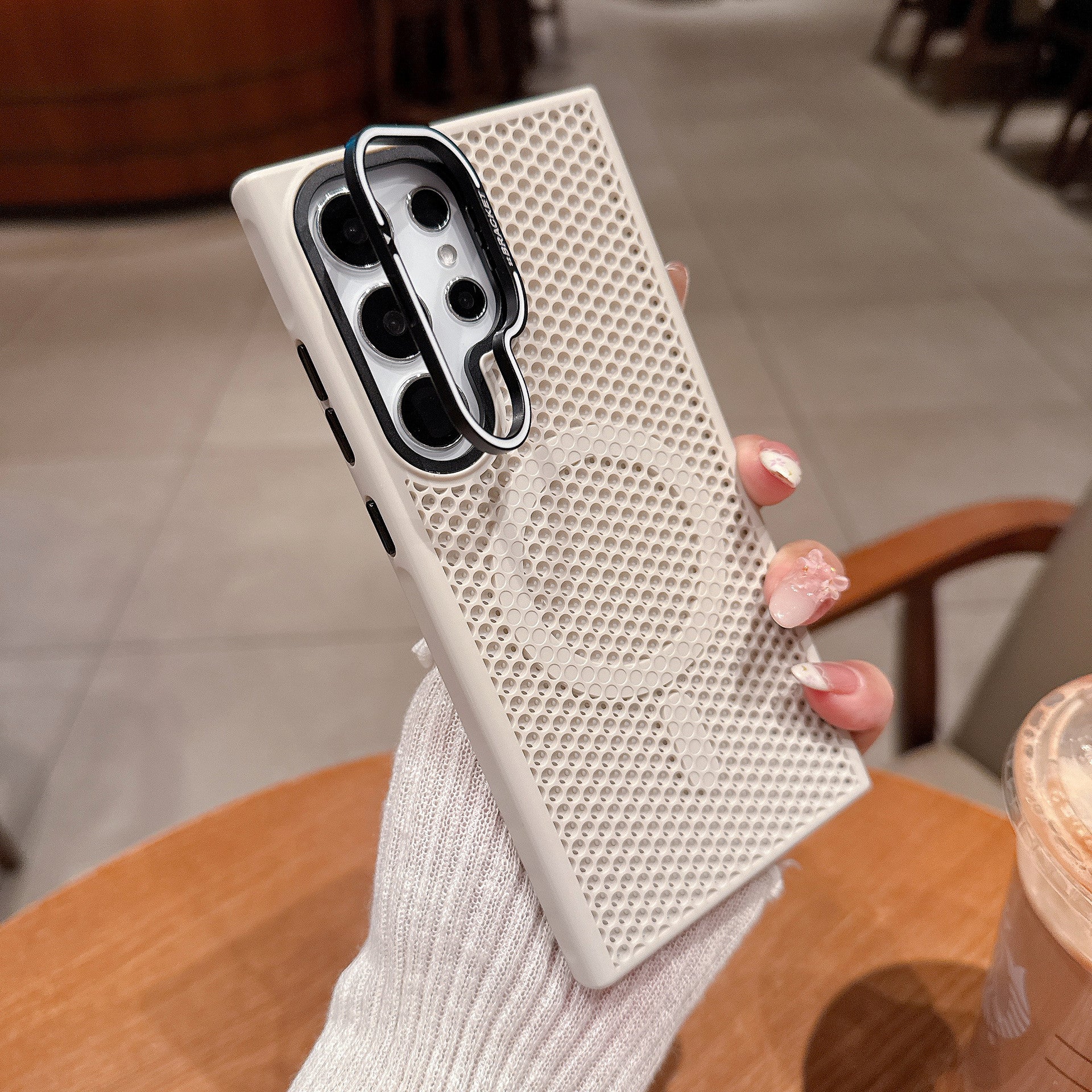 Samsung Ultra Series Honeycomb Mesh Cooling Suitable Magnetic Phone Case Skin Feel Mesh - Image 8