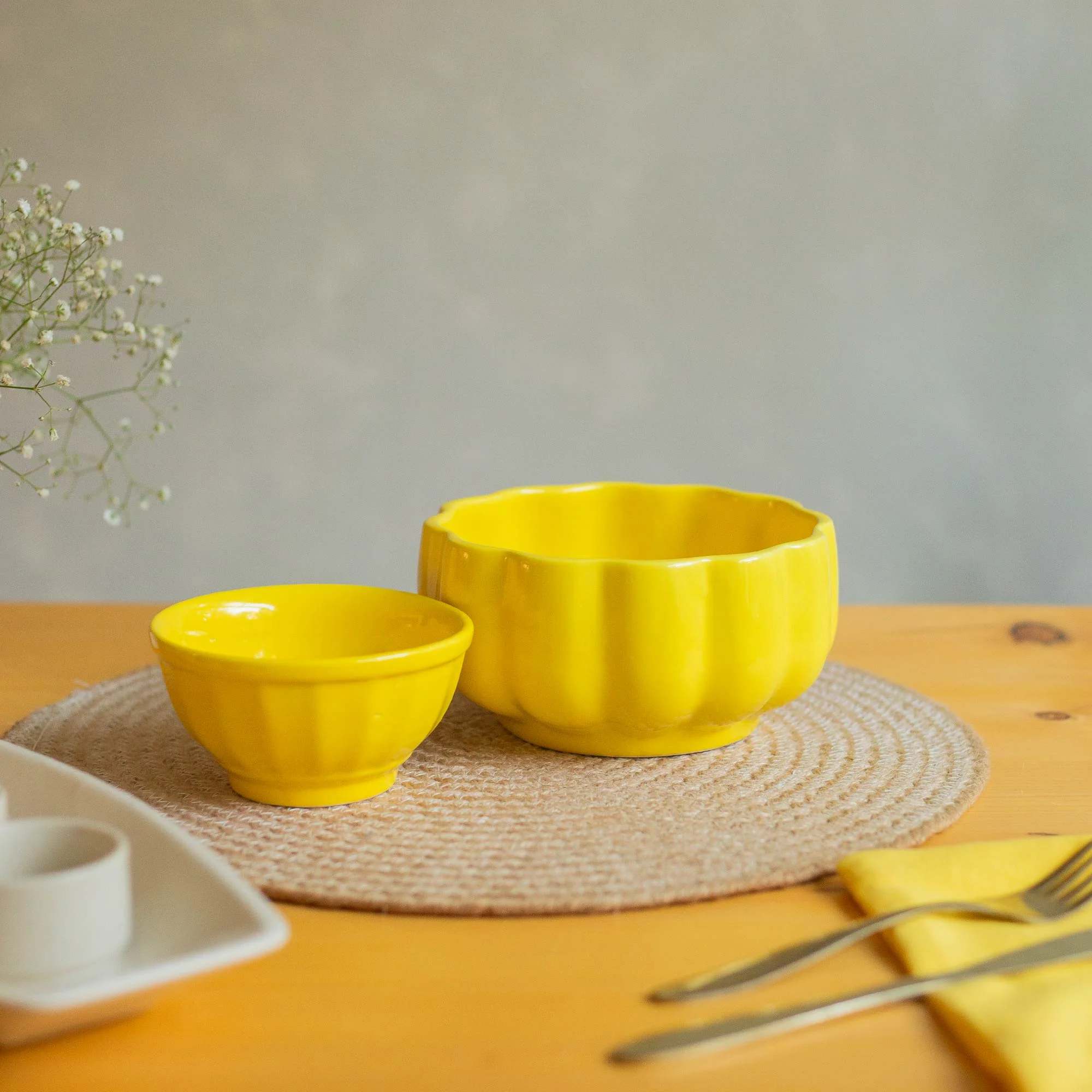 Scalloped Ceramic Serving Bowl - Image 6