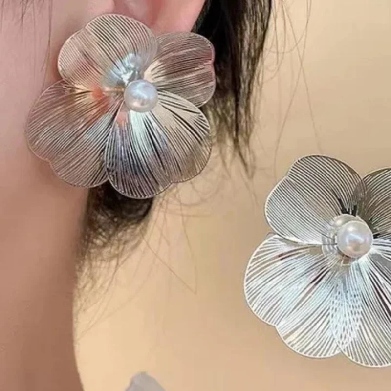 Silver Flower Pearl Drop Earring