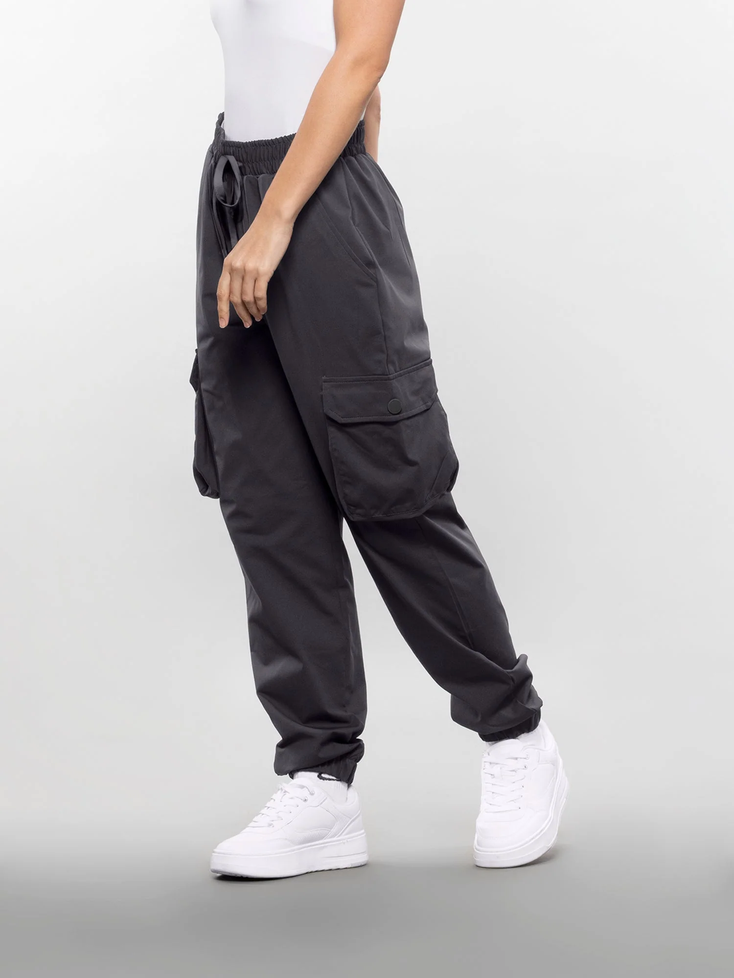 Six pocket cargo pants - Image 17