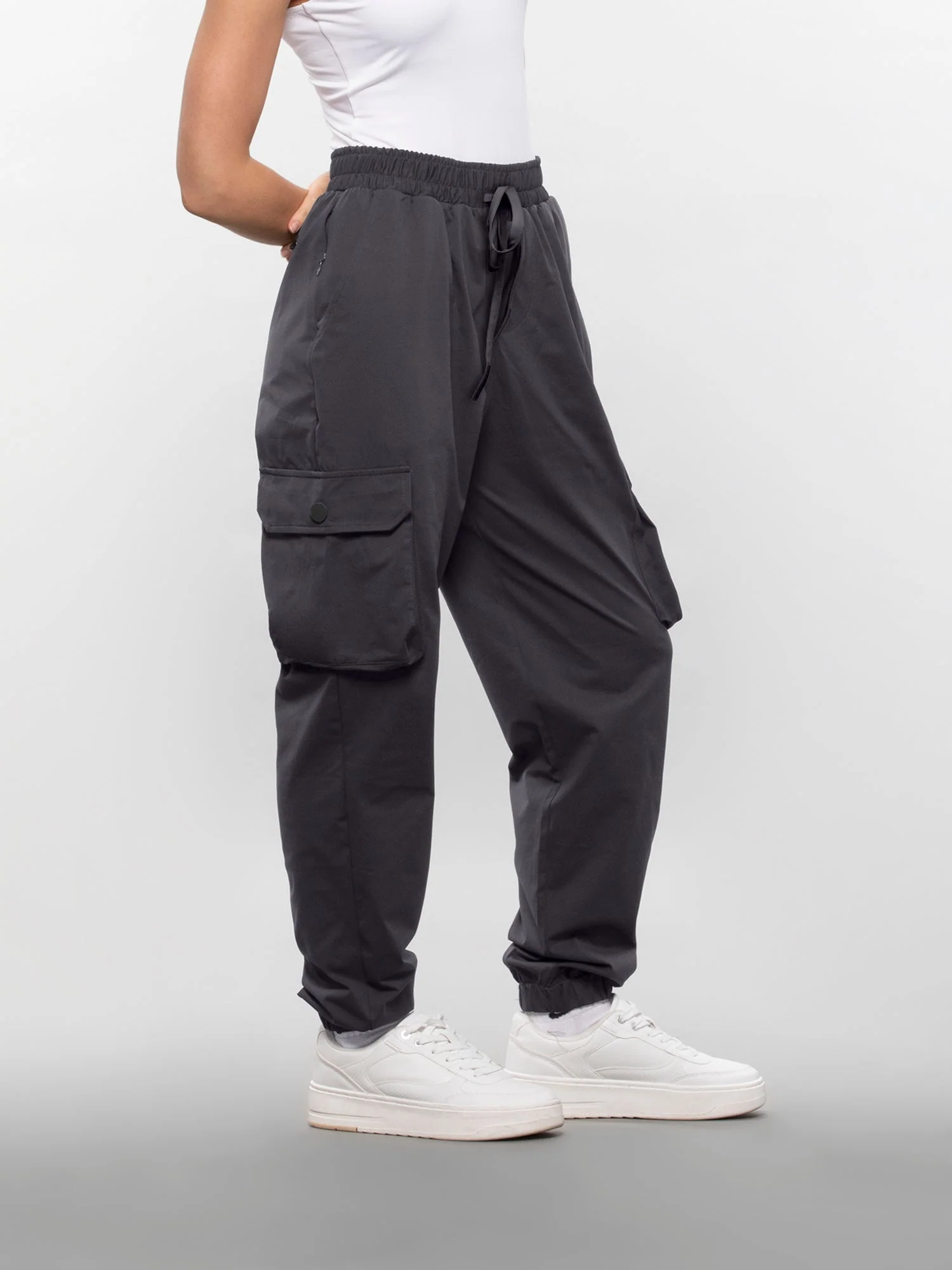 Six pocket cargo pants - Image 18