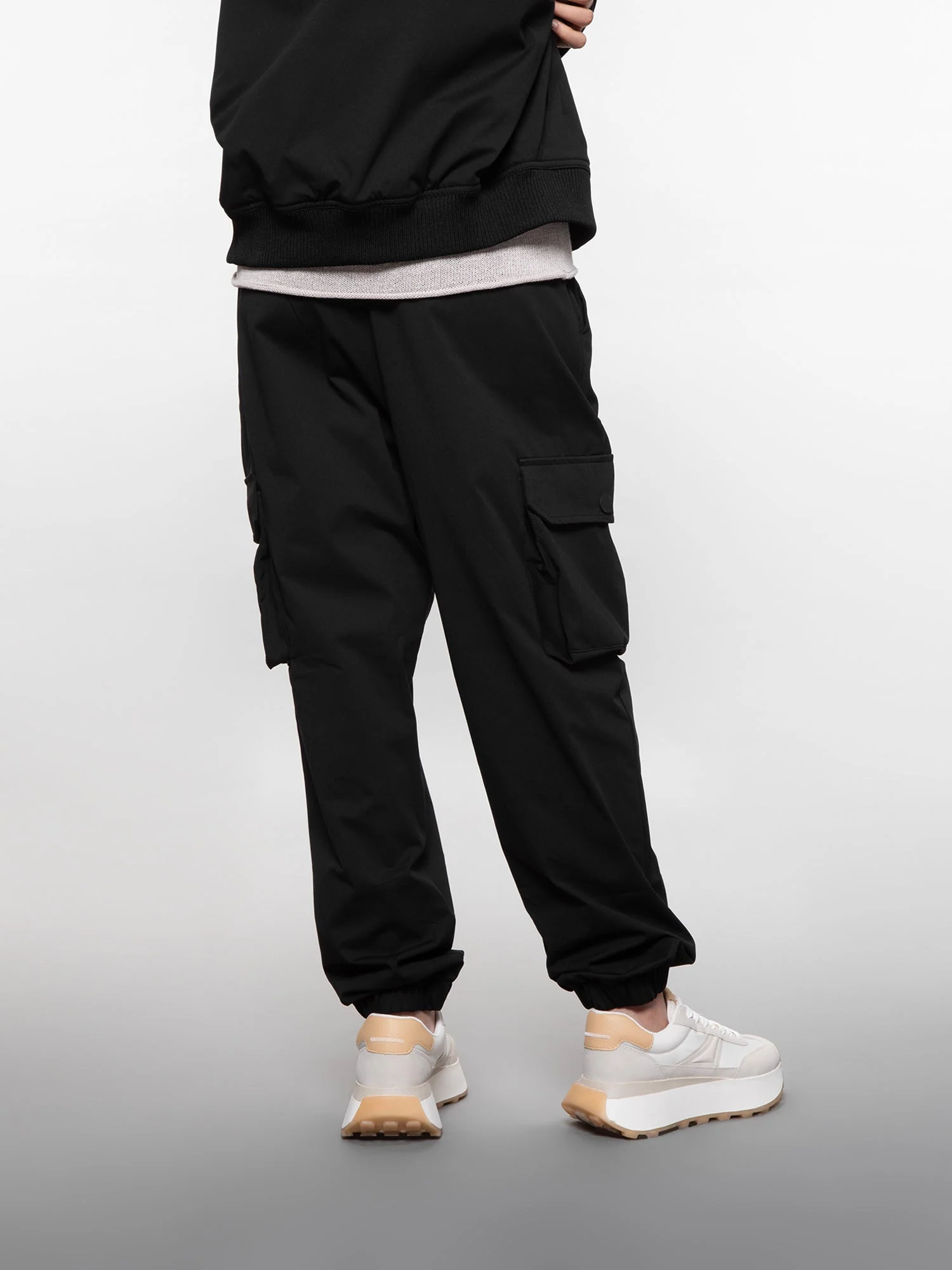 Six pocket cargo pants - Image 2