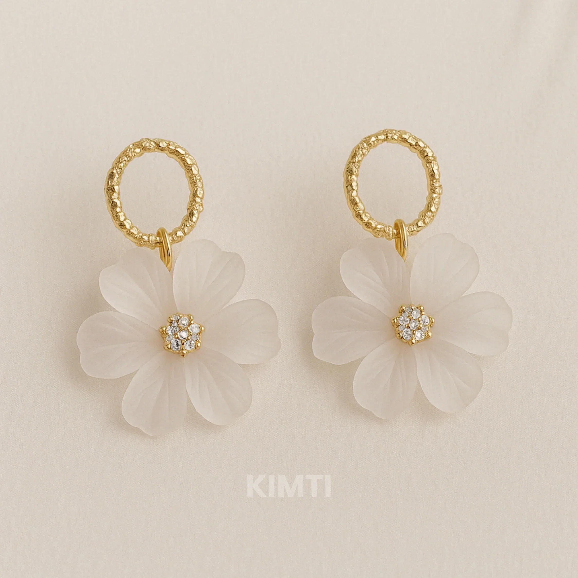 Snow White Flower Dangler Earring