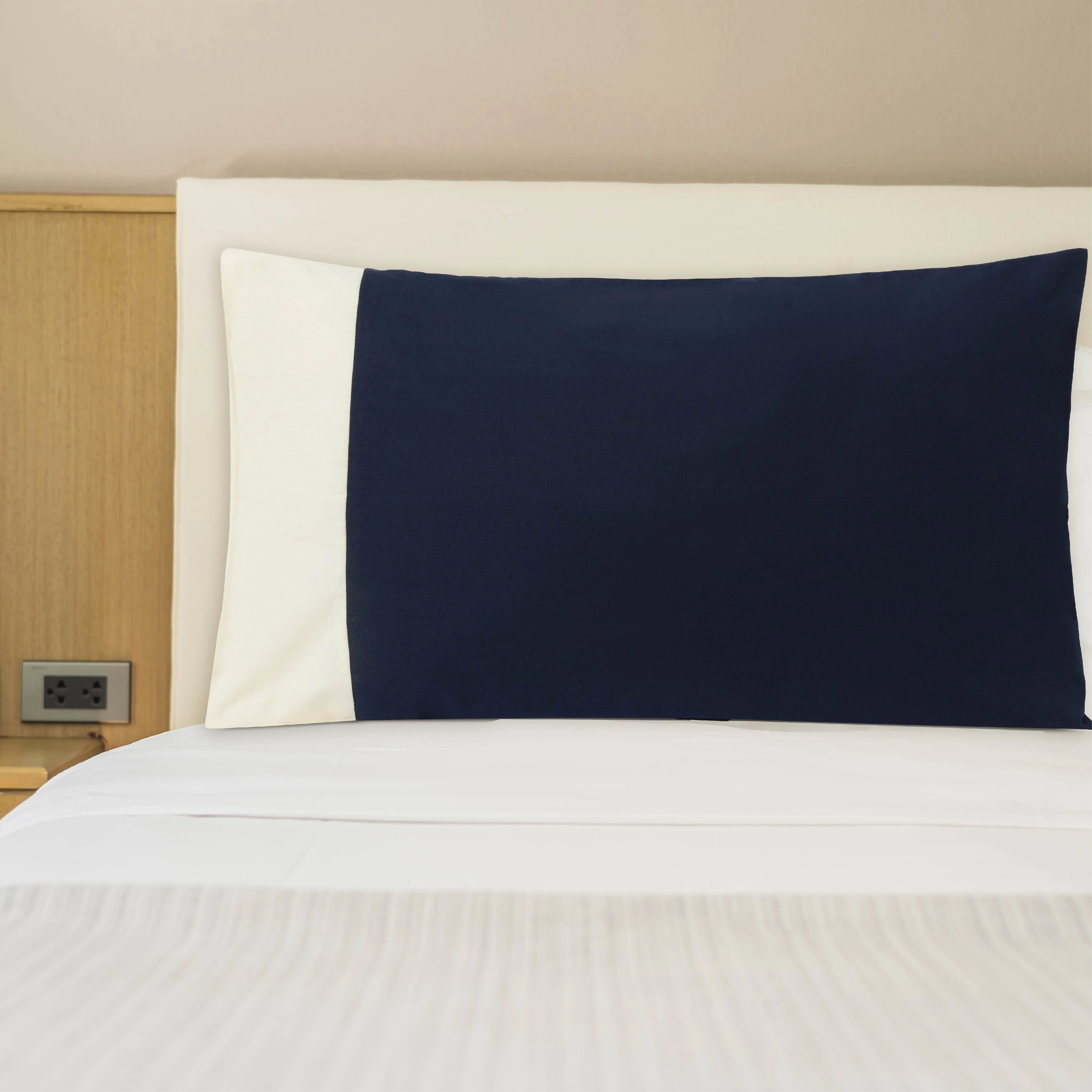 Solid Colour 100% Cotton, 270 Tc King Bedsheet With 2 Colour Accent Pillow Covers - Image 21