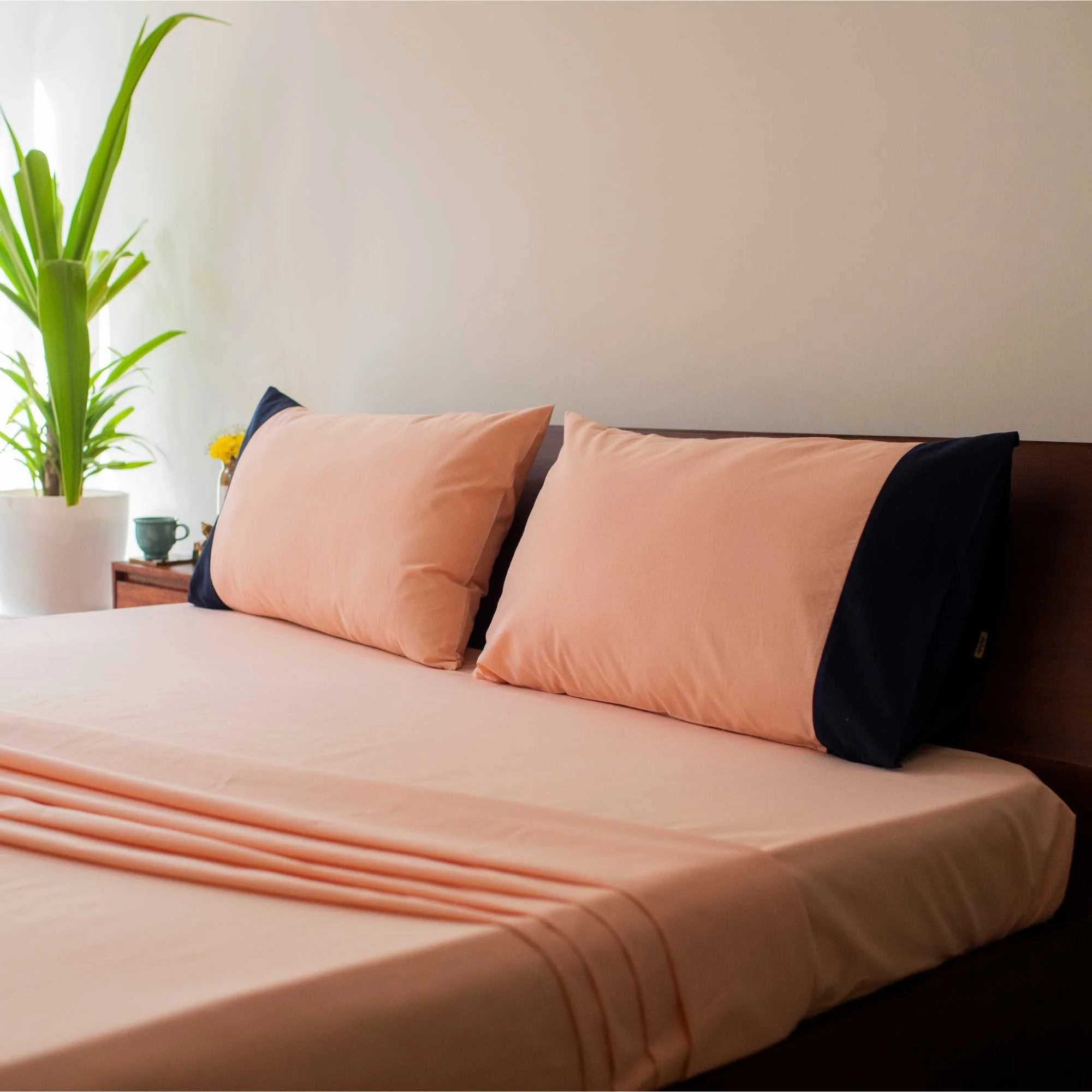 Solid Colour 100% Cotton, 270 Tc King Bedsheet With 2 Colour Accent Pillow Covers - Image 25