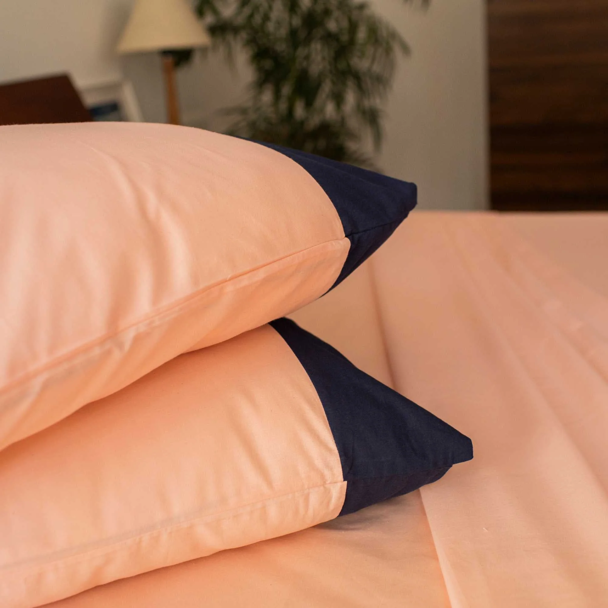 Solid Colour 100% Cotton, 270 Tc King Bedsheet With 2 Colour Accent Pillow Covers - Image 26