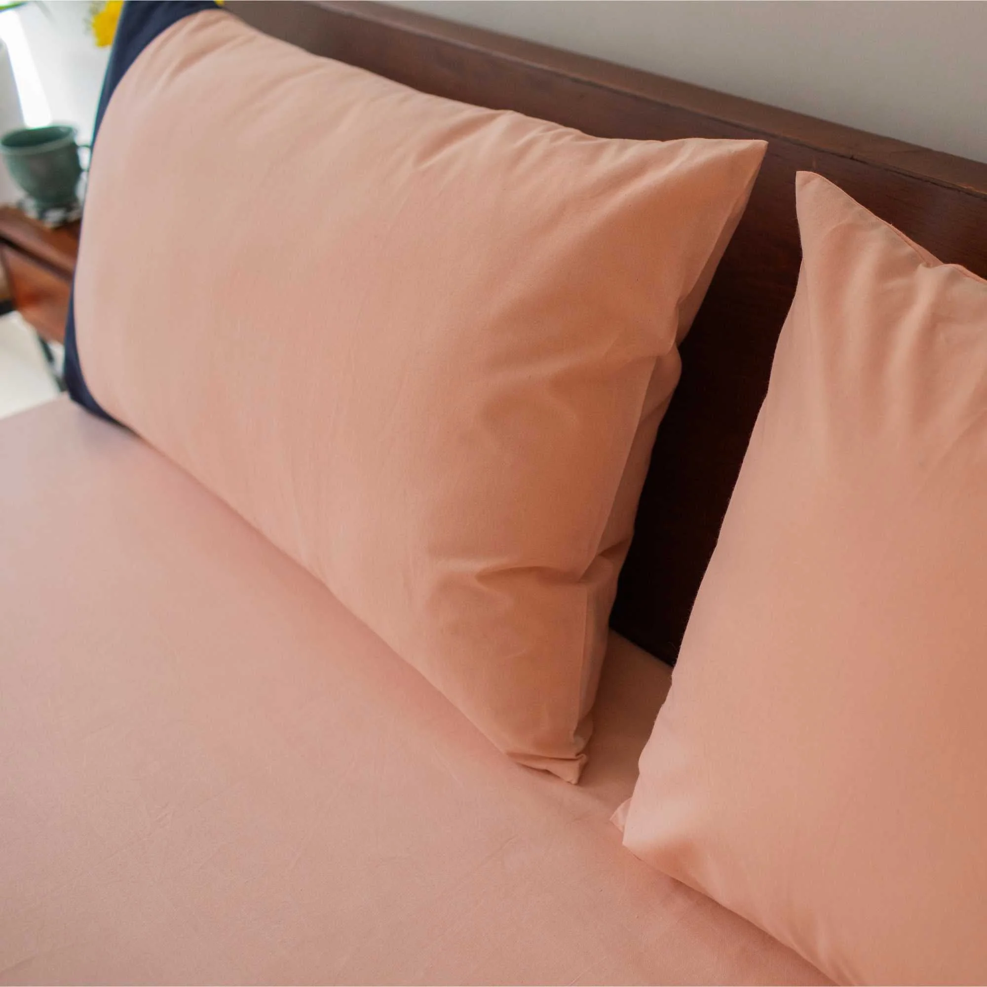 Solid Colour 100% Cotton, 270 Tc King Bedsheet With 2 Colour Accent Pillow Covers - Image 27