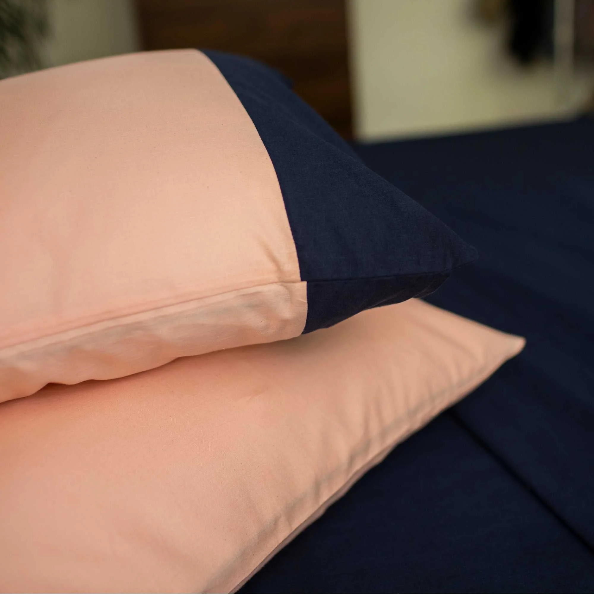 Solid Colour 100% Cotton, 270 Tc King Bedsheet With 2 Colour Accent Pillow Covers - Image 28