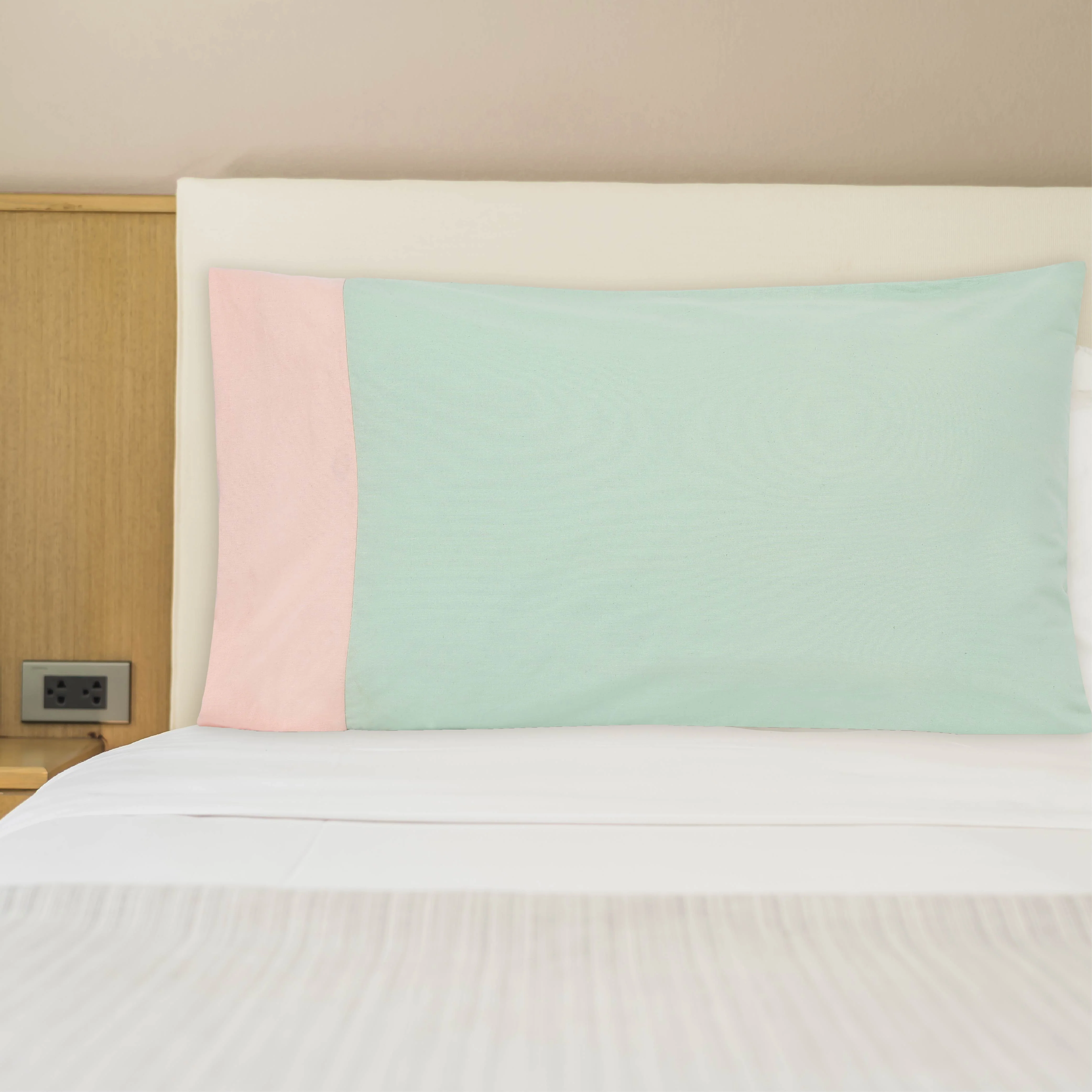 Solid Colour 100% Cotton, 270 Tc King Bedsheet With 2 Colour Accent Pillow Covers - Image 43