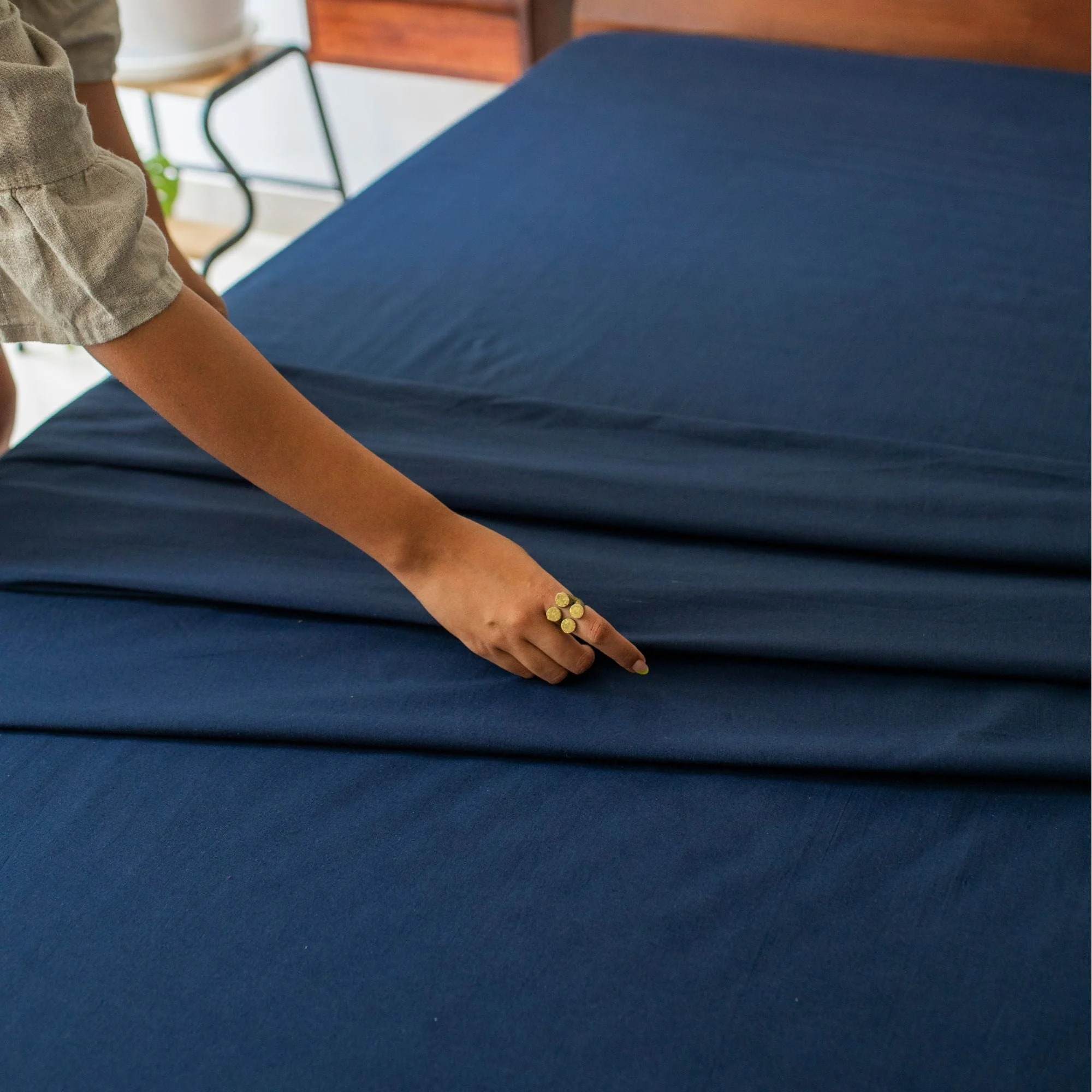 Solid Colour 100% Cotton, 270 Tc King Bedsheet With 2 Frill Pillow Covers - Image 17