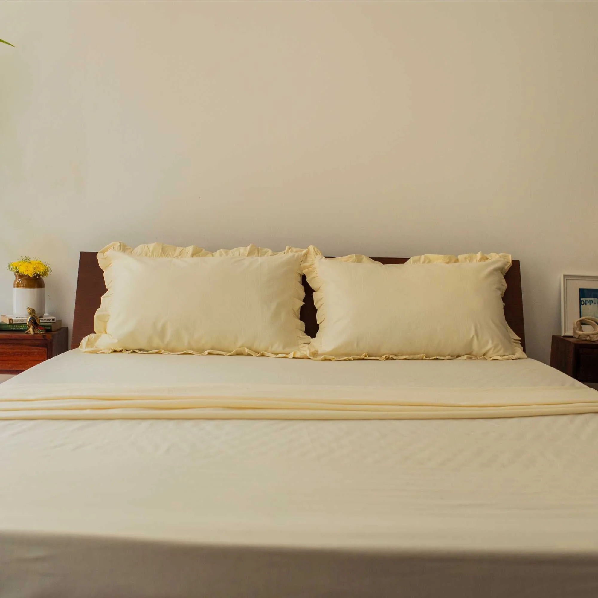 Solid Colour 100% Cotton, 270 Tc King Bedsheet With 2 Frill Pillow Covers - Image 5