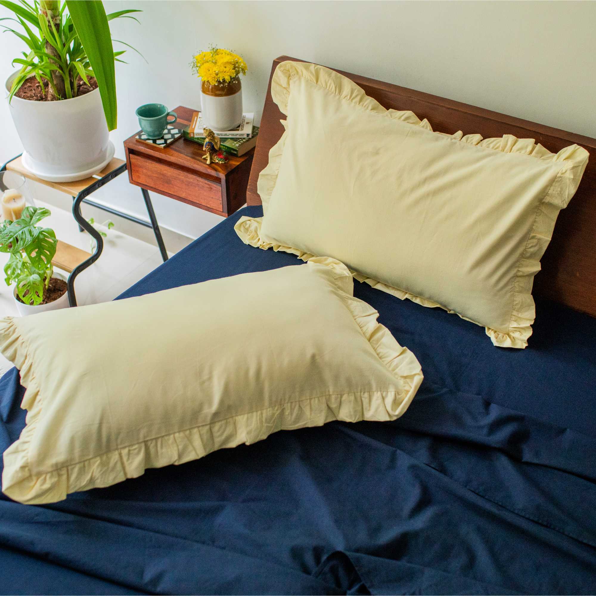 Solid Colour 100% Cotton, 270 Tc King Bedsheet With 2 Frill Pillow Covers - Image 7
