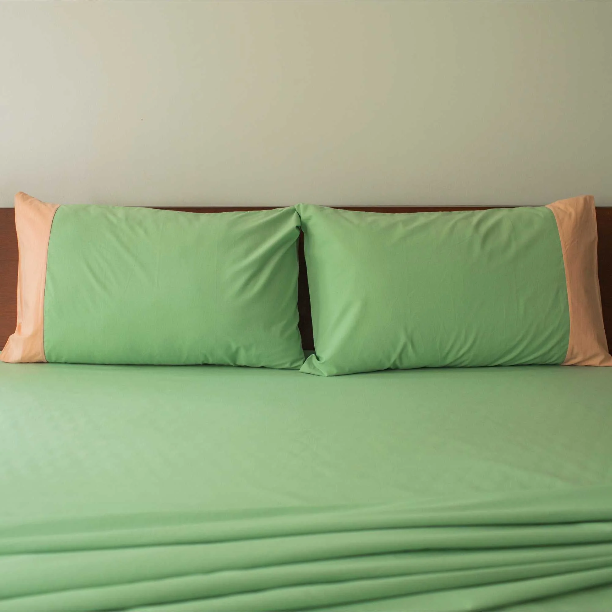 Solid Colour 100% Cotton, 270 Tc Queen Bedsheet With 2 Colour Accent Pillow Cover - Image 29