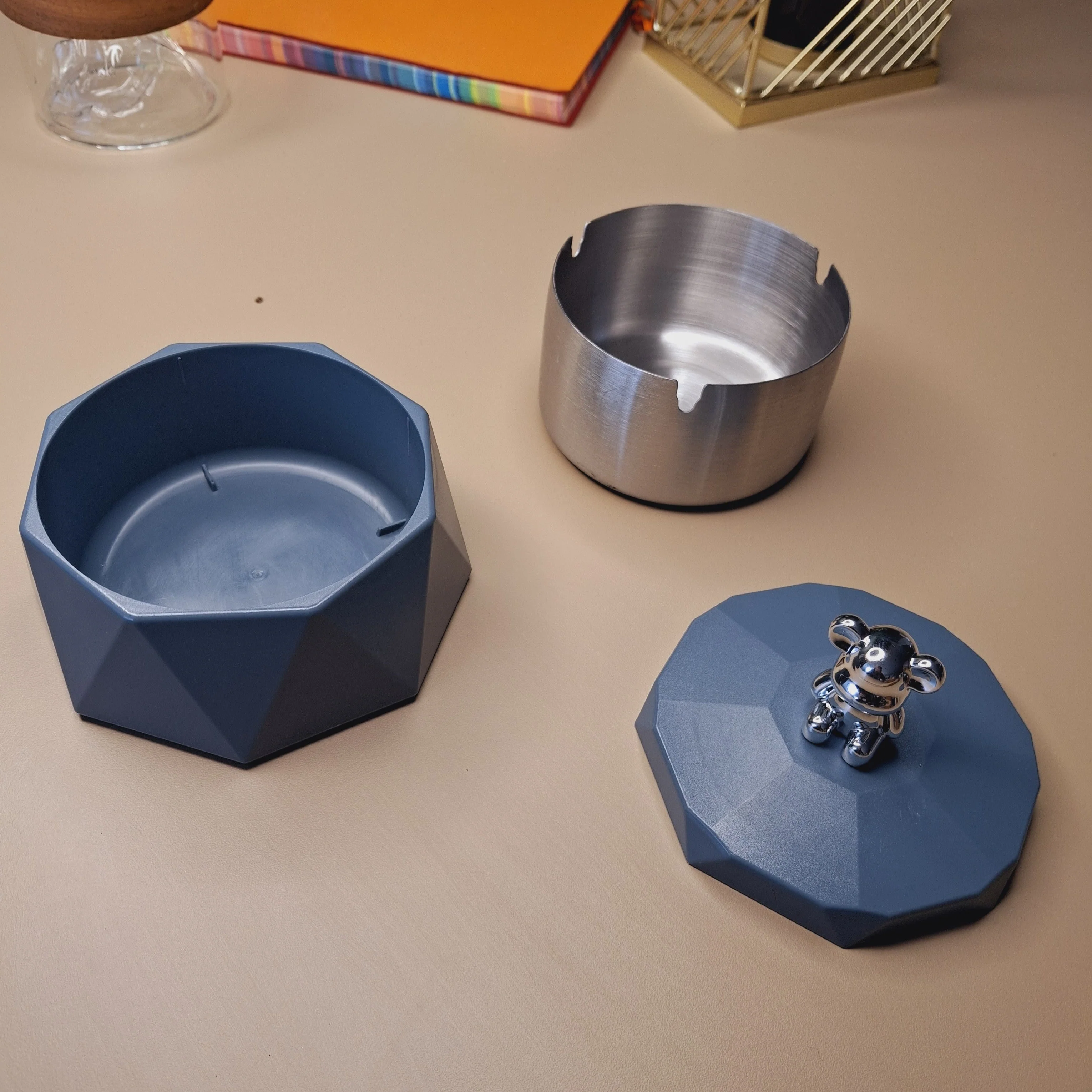 Stainless Steel & Plastic Base Portable Ashtray Spinning Lid Modern Tabletop Ashtray - Image 8