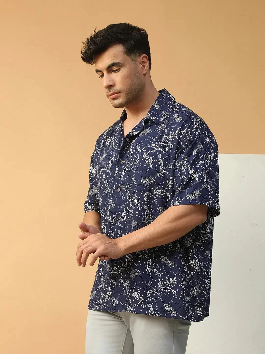 Stud Blue Floral Print Lapel Collar Short Sleeve Men Oversized Shirt - Image 4