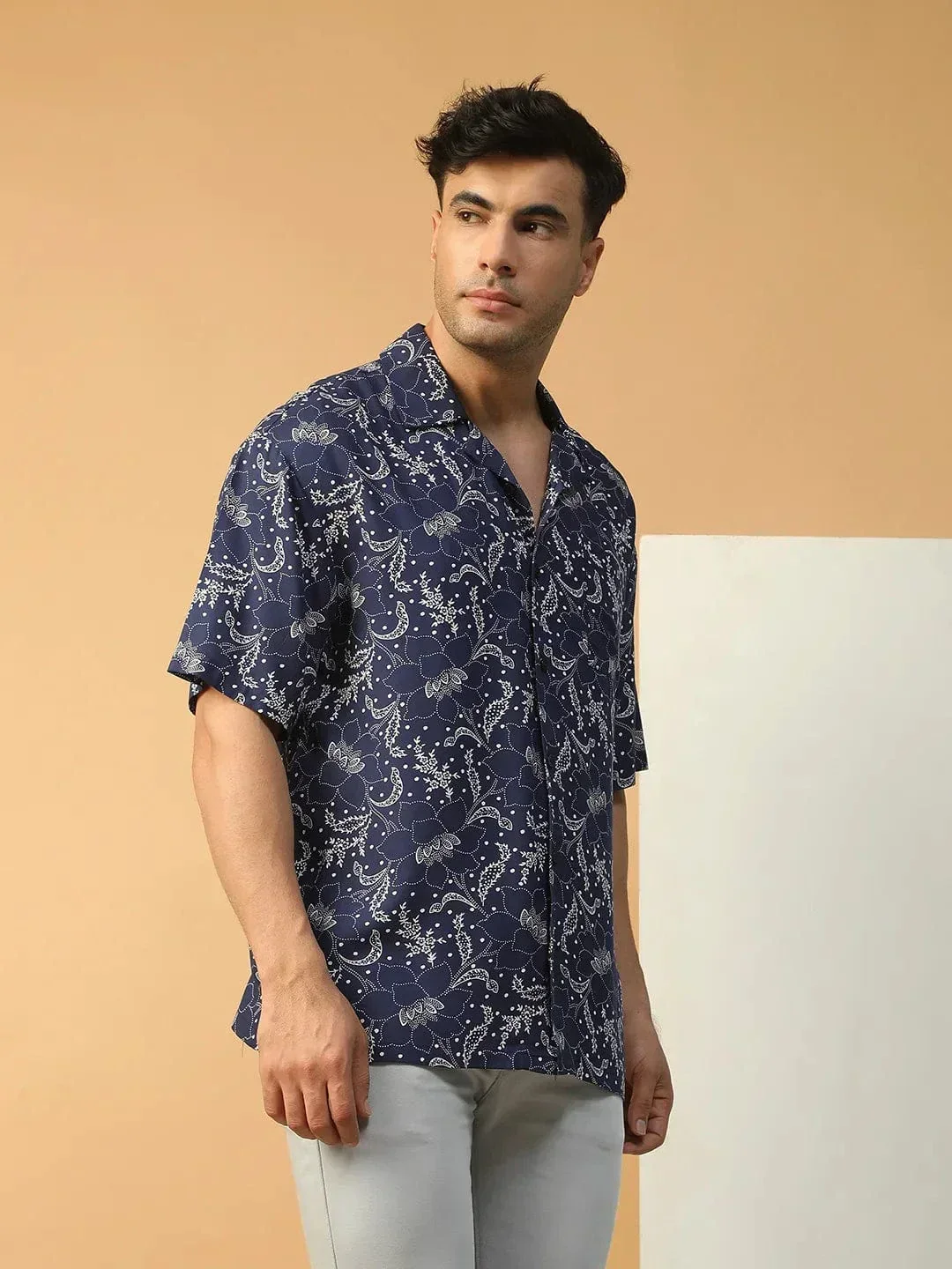 Stud Blue Floral Print Lapel Collar Short Sleeve Men Oversized Shirt - Image 5