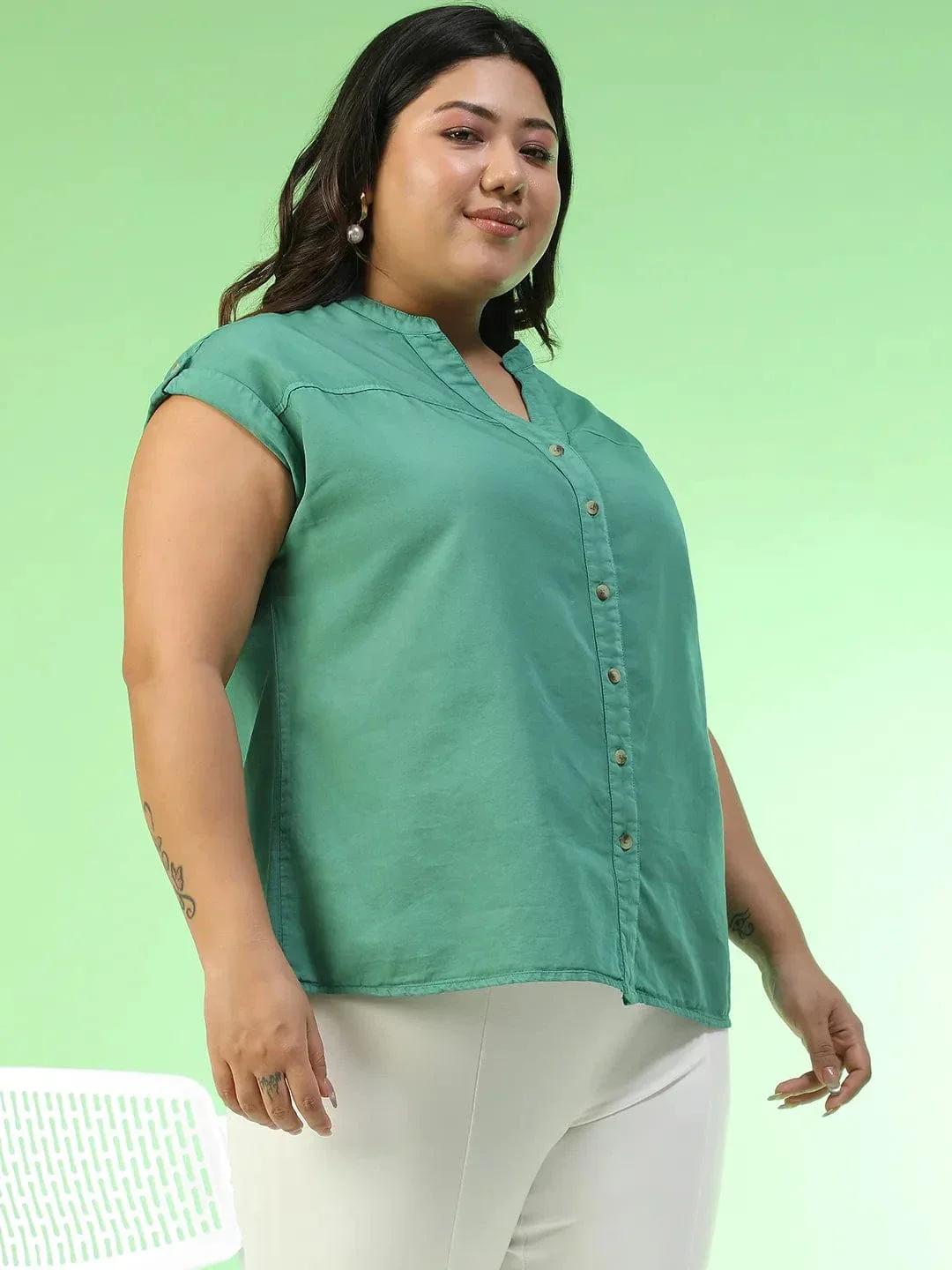 Style-Savvy Green Short Sleeve Button Down Plus Size Women Cotton Top - Image 4