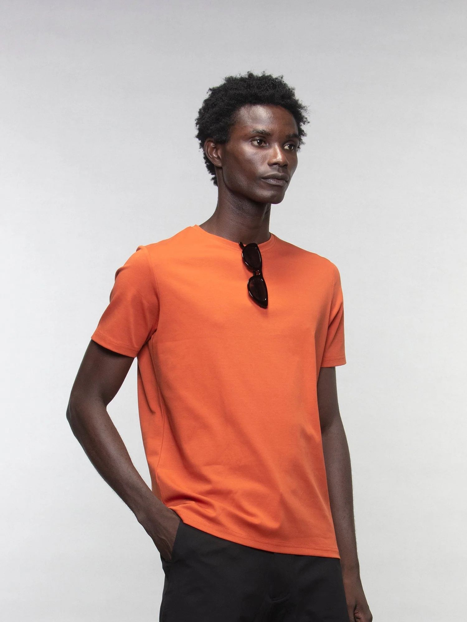 The crew neck tee - Image 15