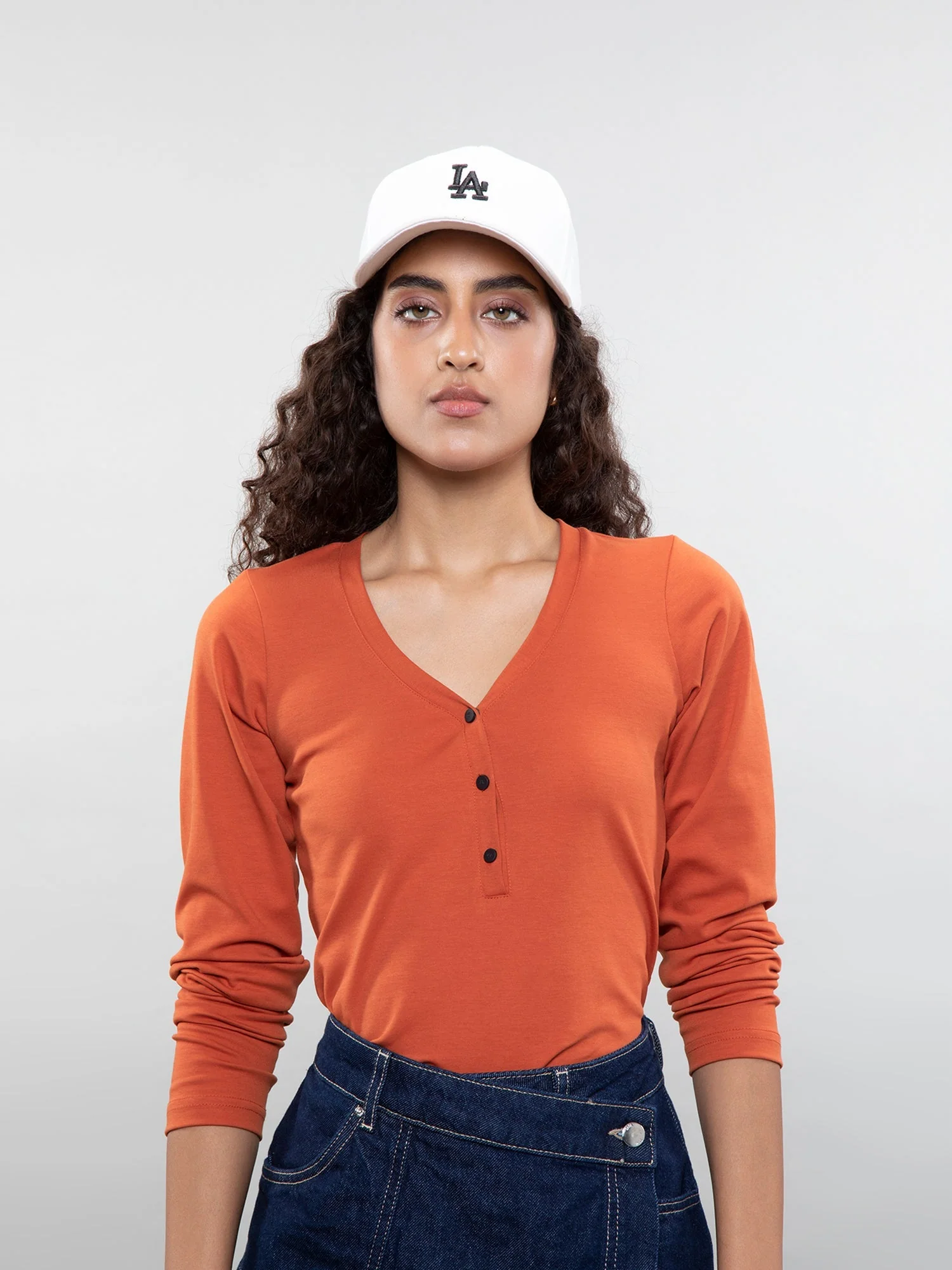 The henley tee - Image 12