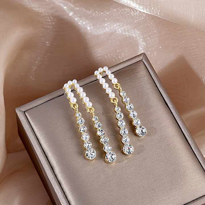 Thread Diamond Dangler Earring - Image 2