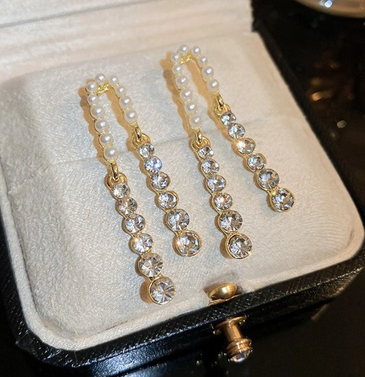 Thread Diamond Dangler Earring - Image 4