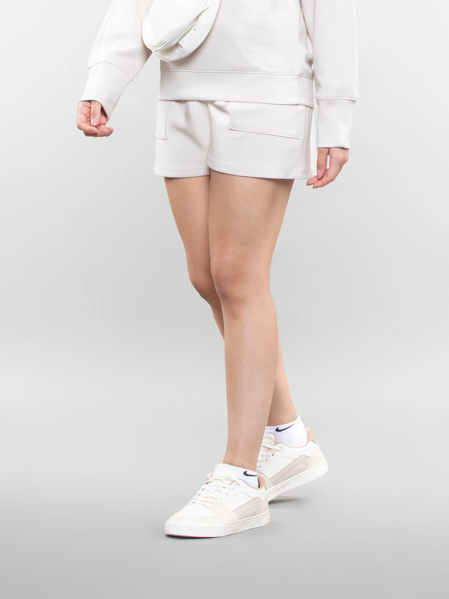 Three pocket sweatshorts - Image 13