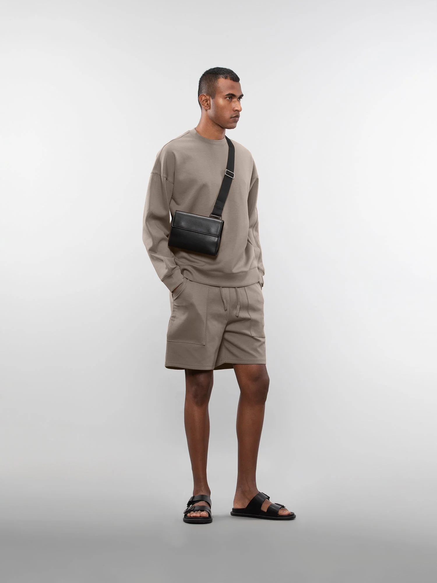 Three pocket sweatshorts - Image 16
