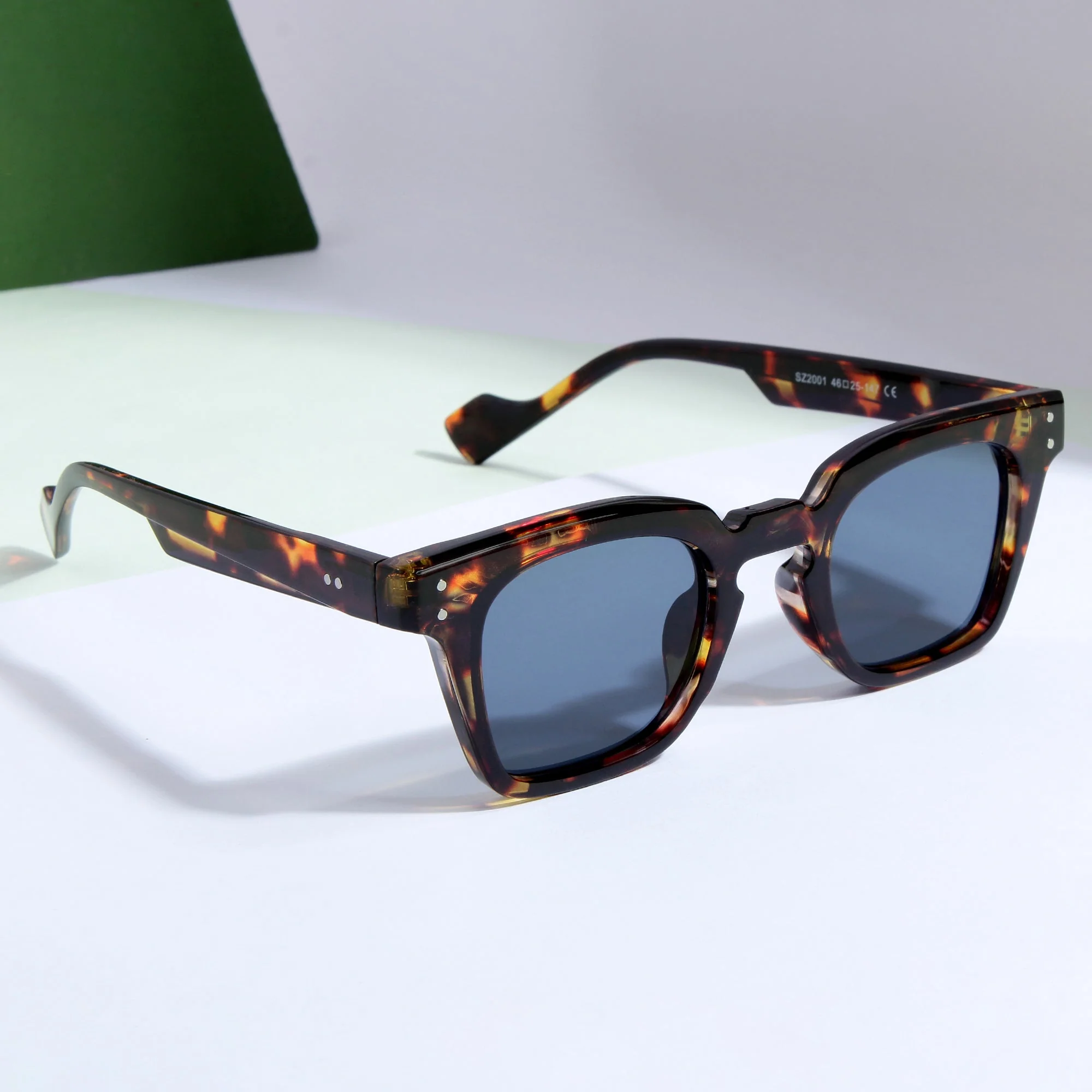 To. Brown Black SZ 2001 Square Sunglasses