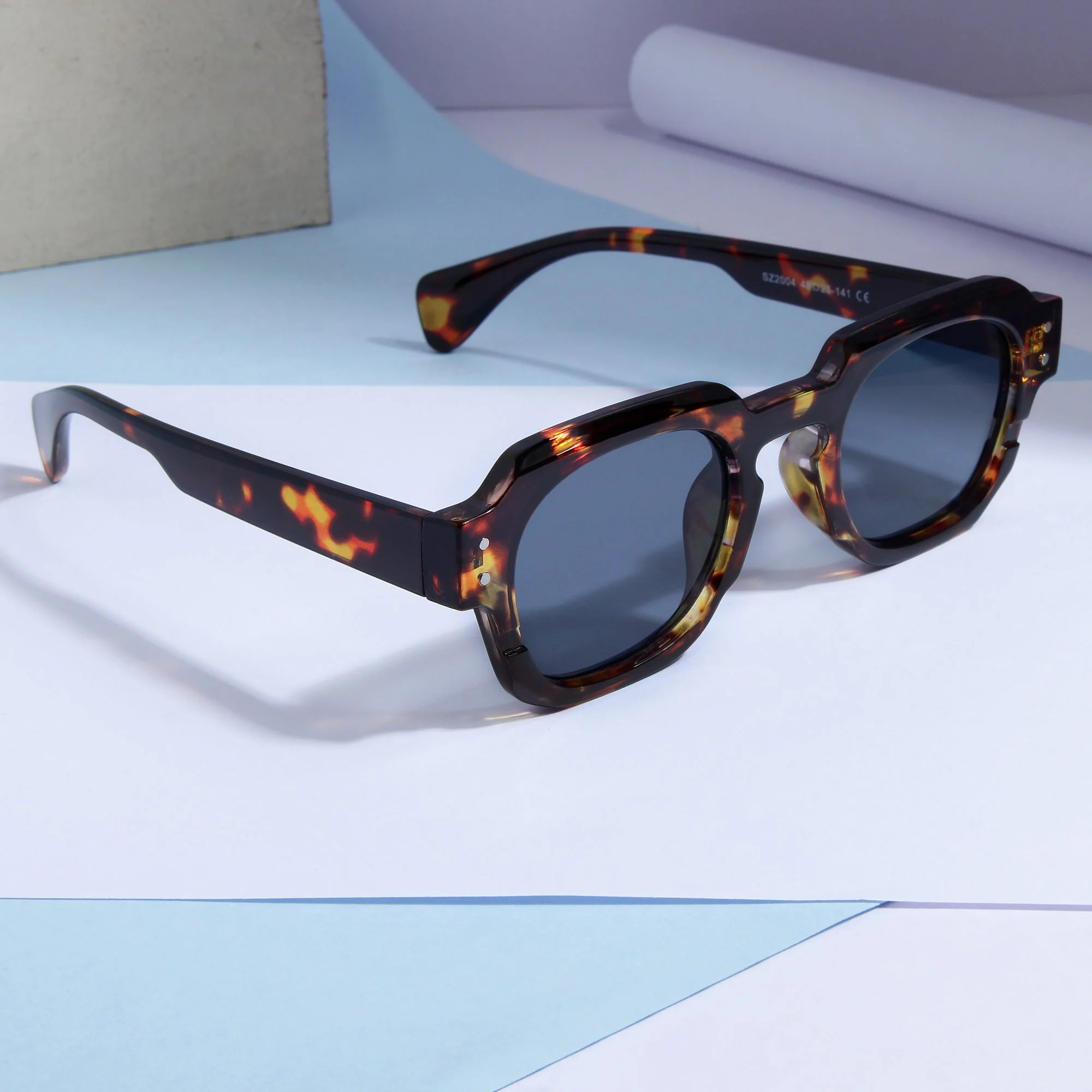 To. Brown Black SZ 2004 Round Sunglasses