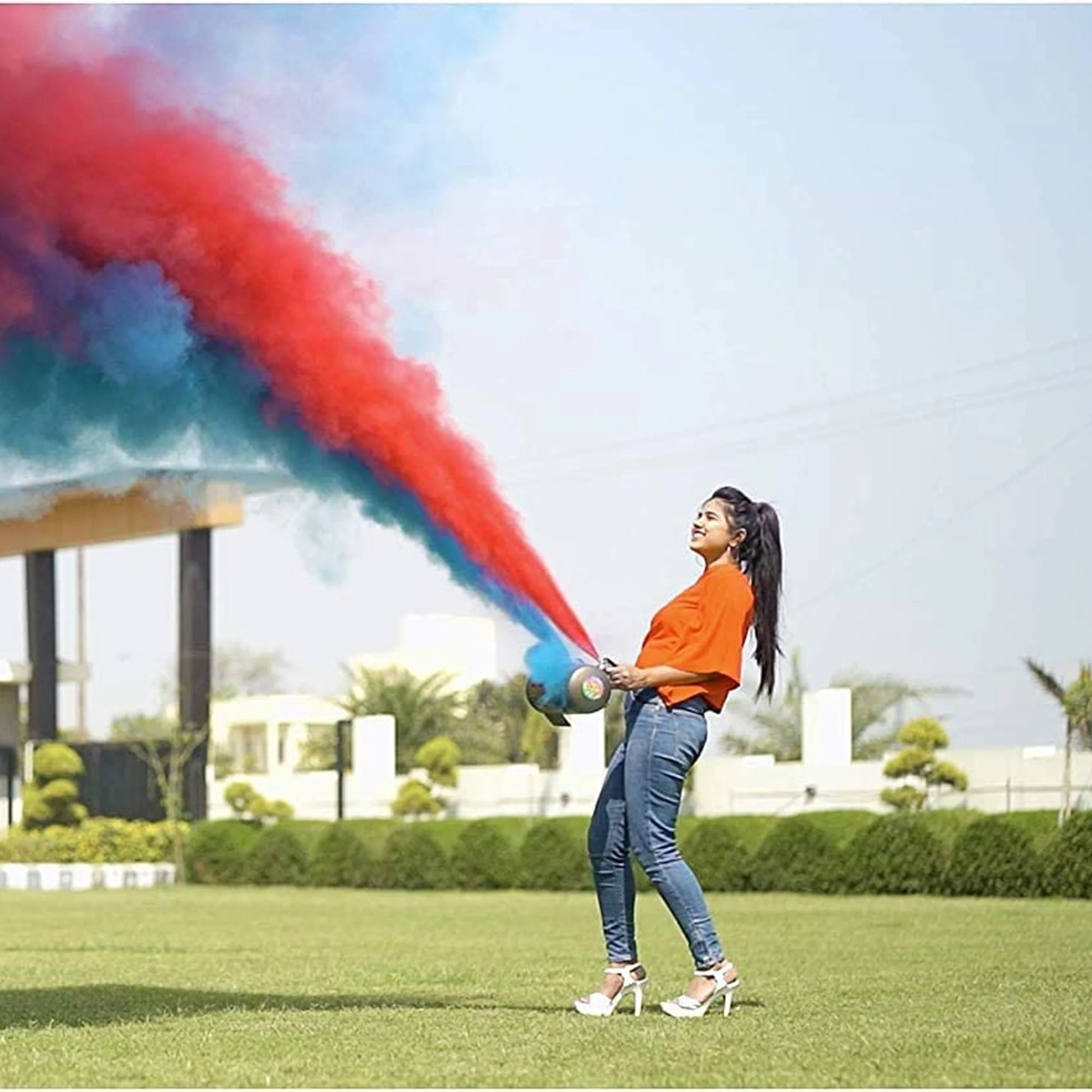 Tota Thunder Double Jet Holi Colour Cloud Gadget-Two Colors One Time Use Holi Cylinder - 5 Kg Natural and Herbal Gulal for Holi and Photoshoots - Image 4