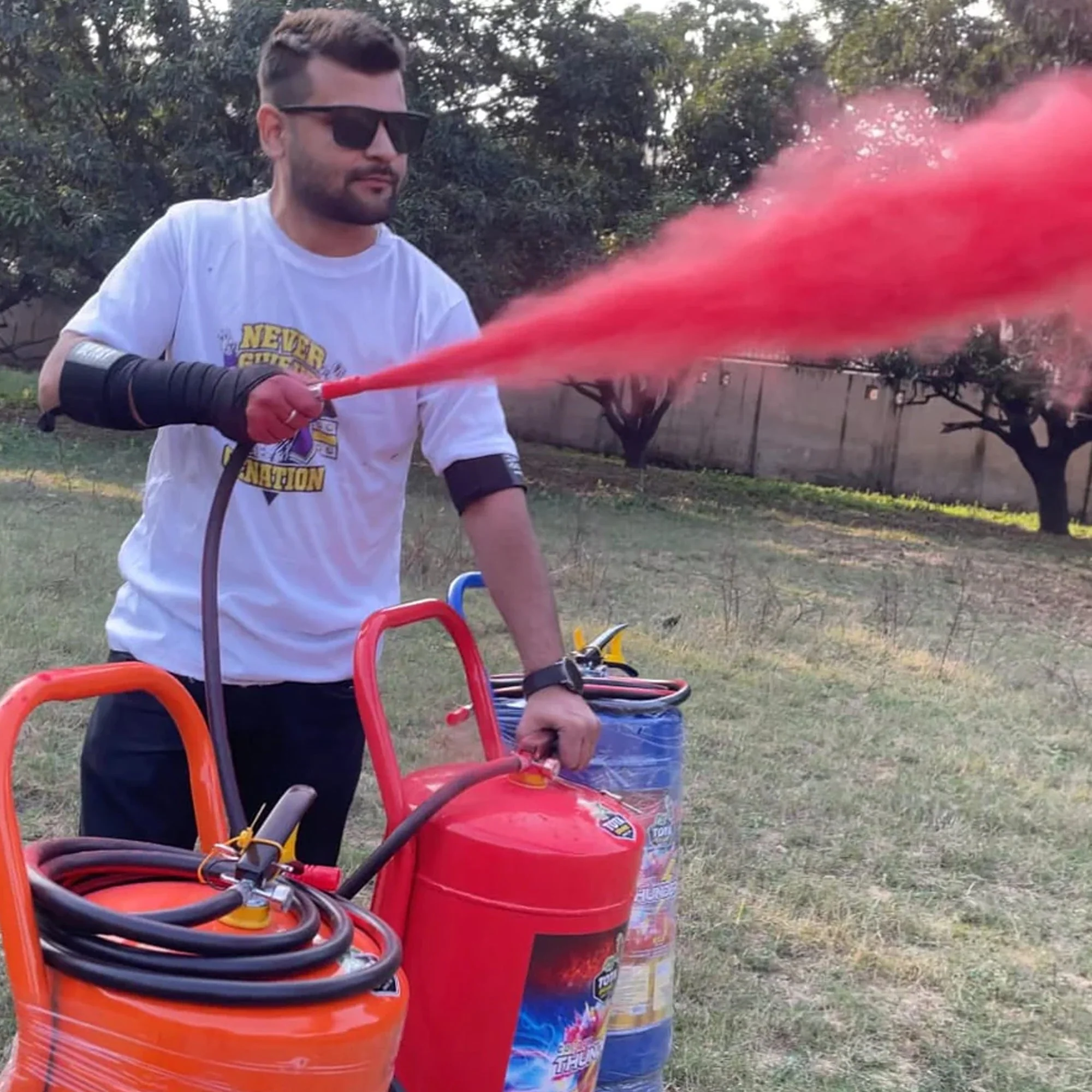 Tota Trolly Gulal Thunder || Amazing Gadget of Holi || Assorted Color || 25Kg - Image 3