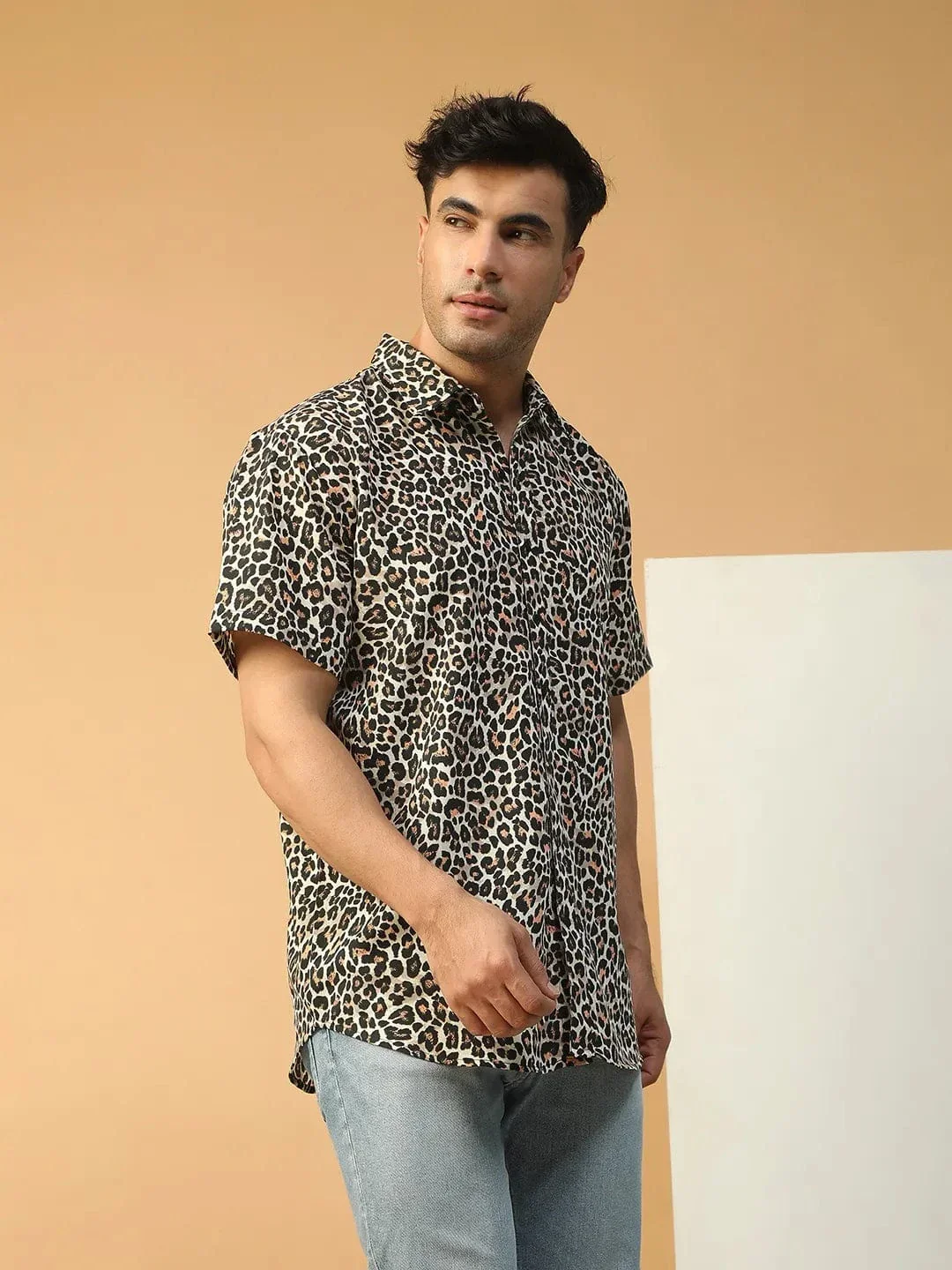 Trend Wolf Animal Print Multicolor Collared Short Sleeve Men Oversized Shirt - Image 5